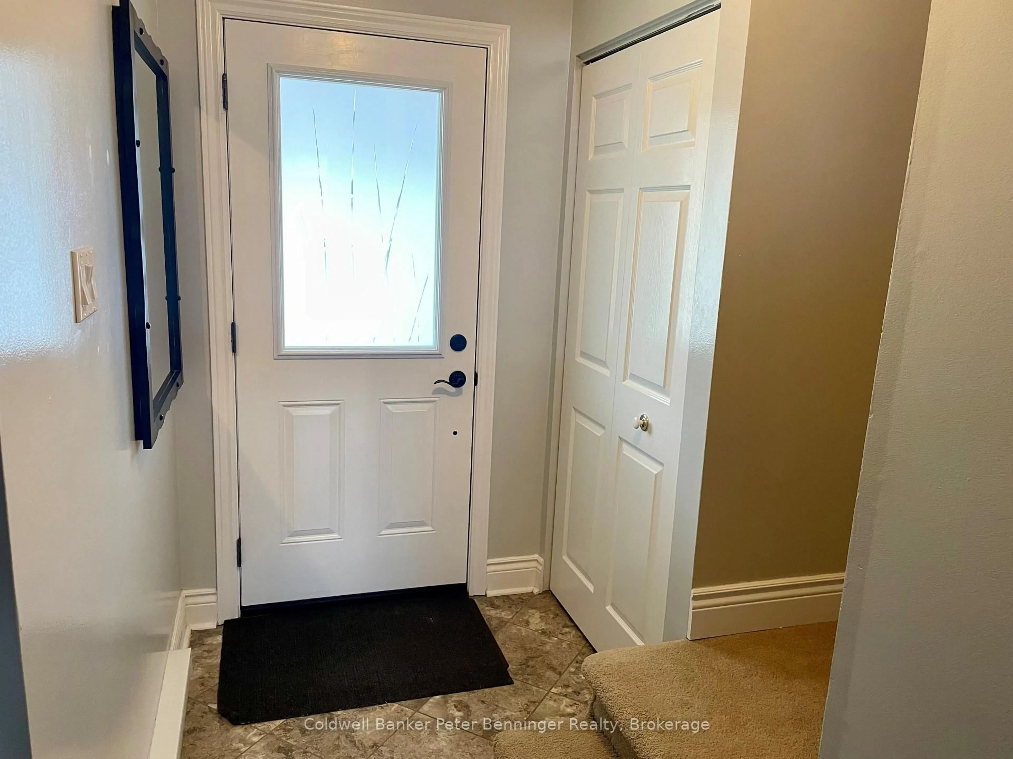Indoor entryway for 1038 Wellington St, Saugeen Shores Ontario N0H 2C3