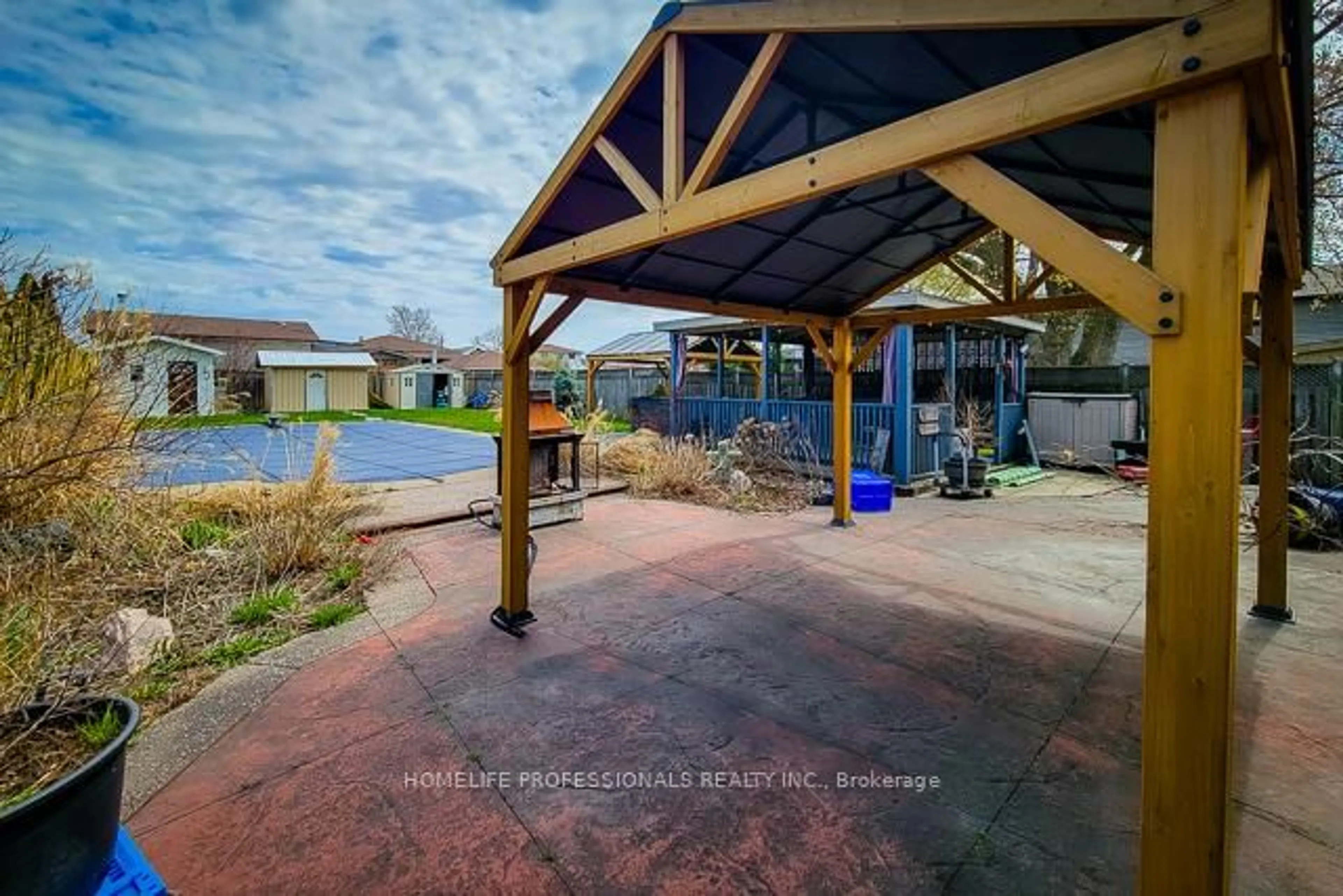 A pic from outside/outdoor area/front of a property/back of a property/a pic from drone, water/lake/river/ocean view for 214 Millen Rd, Hamilton Ontario L8E 2G7