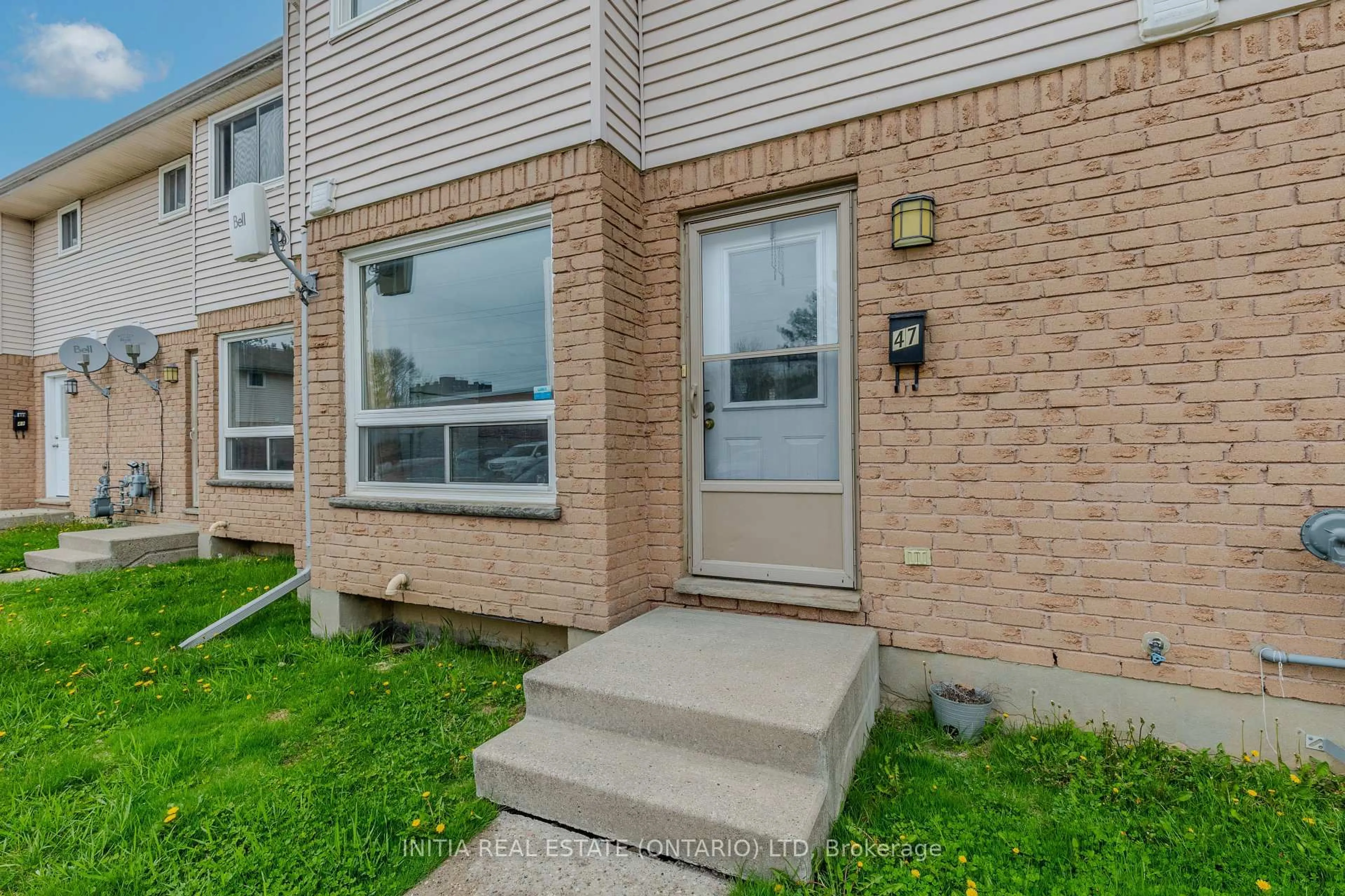 Patio, street for 550 Second St #47, London East Ontario N5V 3S3
