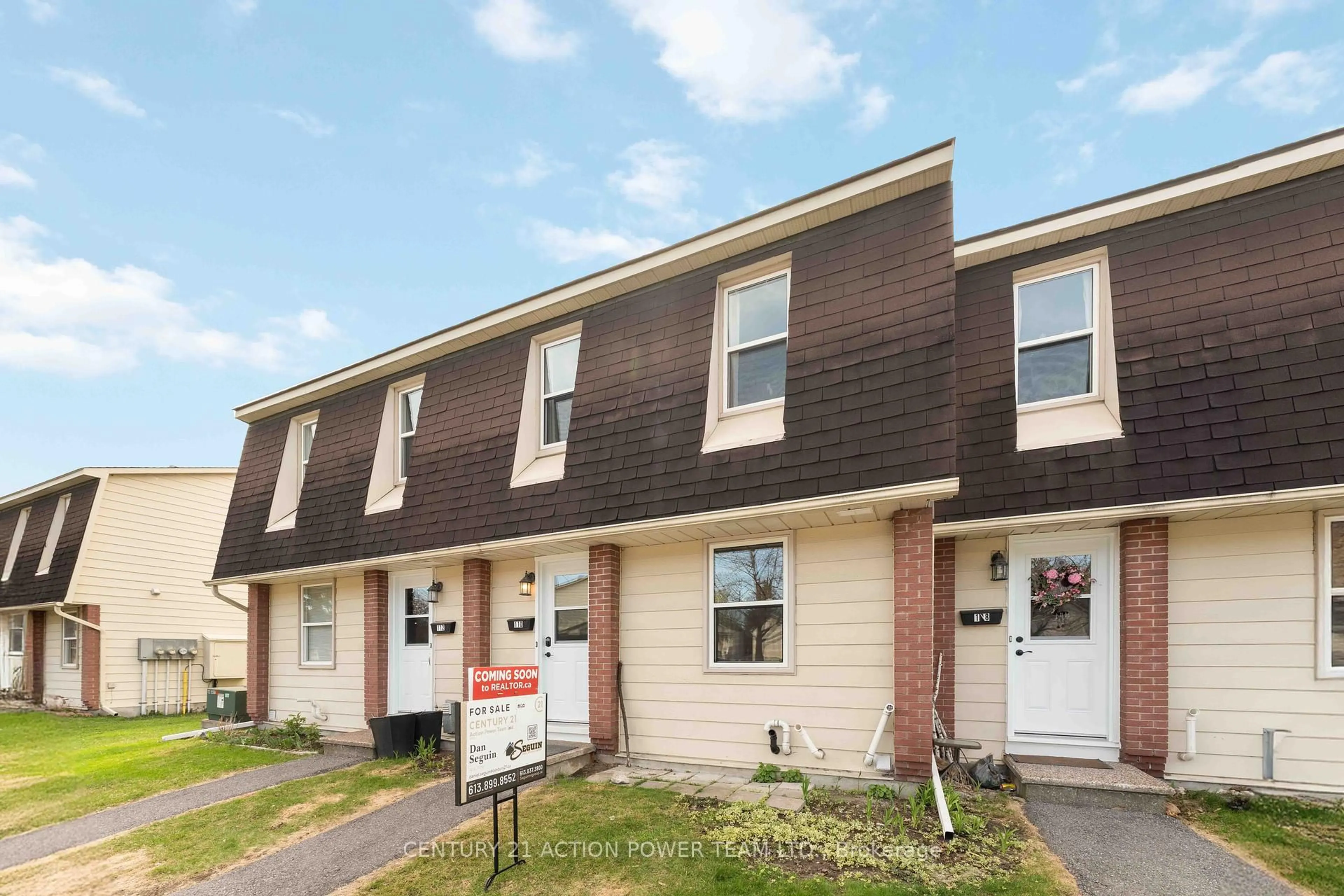Home with vinyl exterior material, street for 110 Glen Park Dr #6, Ottawa Ontario K1B 4Y4