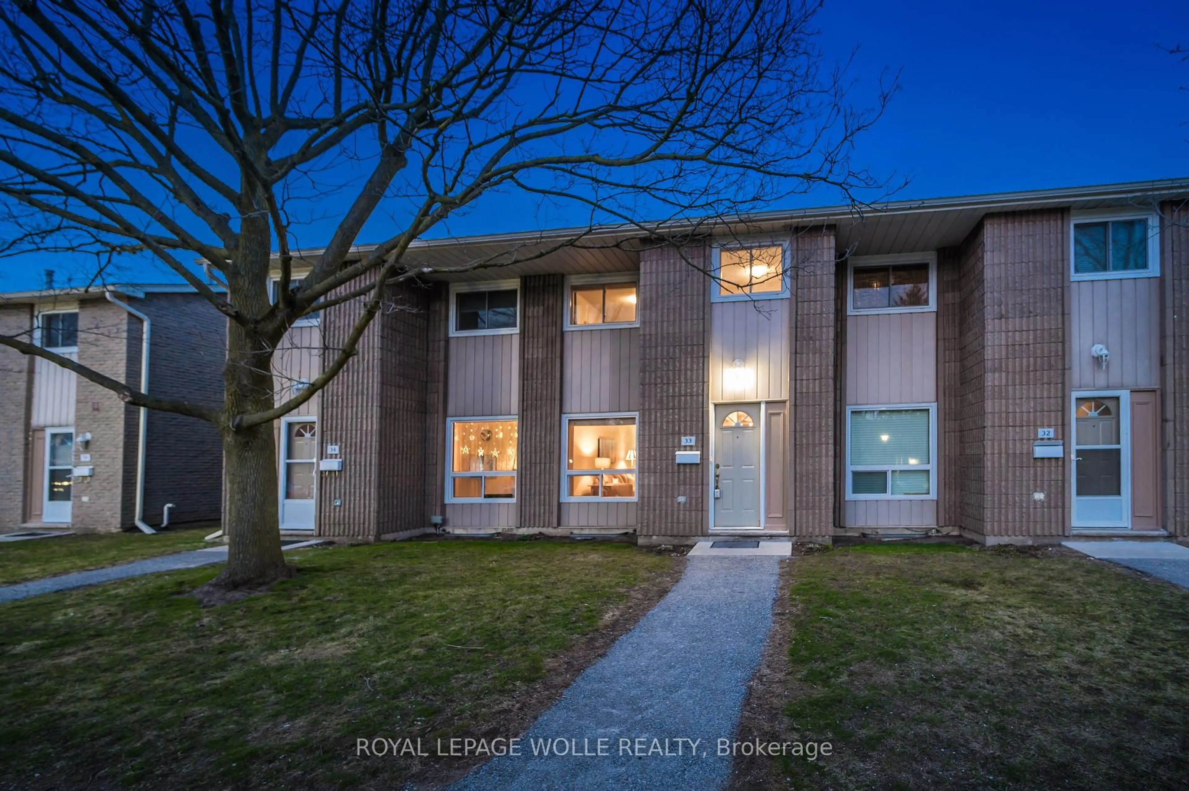 Home with vinyl exterior material, street for 25 Upper Canada Dr #33, Kitchener Ontario N2P 1G2