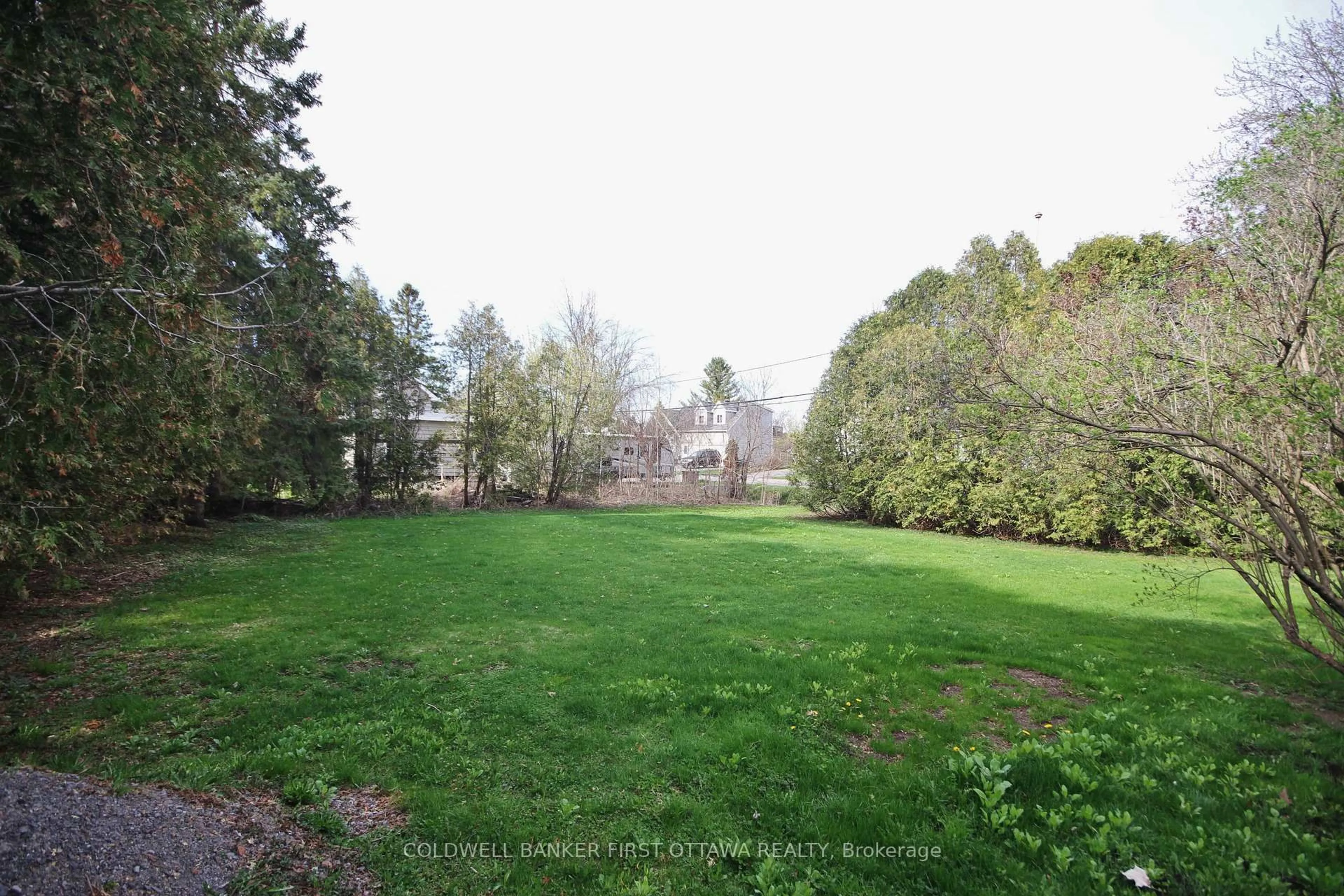 A pic from outside/outdoor area/front of a property/back of a property/a pic from drone, forest/trees view for 4132 Broadway St, Vernon Ontario K0A 3J0