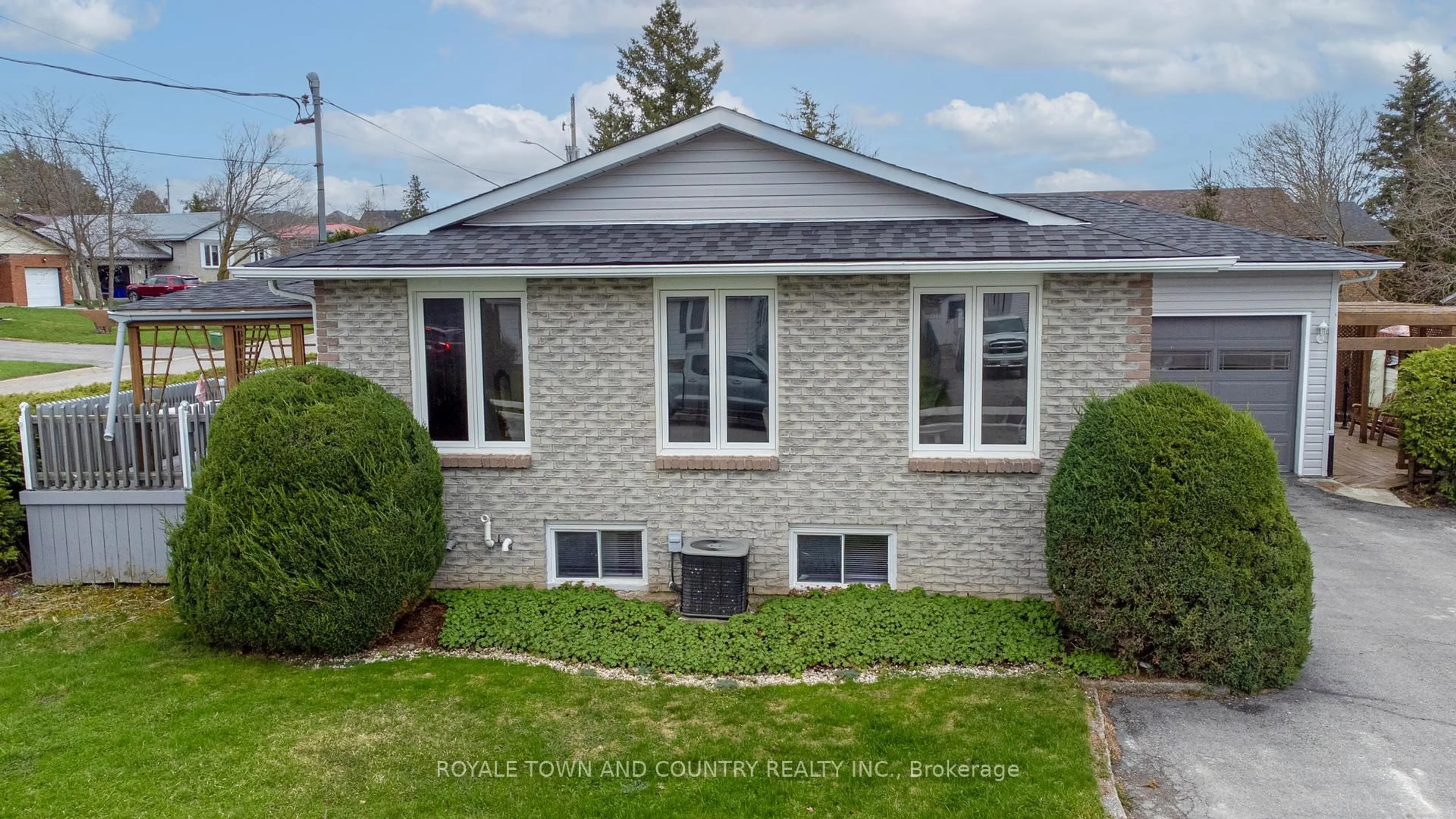Home with brick exterior material, street for 27 Hillside Dr, Kawartha Lakes Ontario K9V 1A3