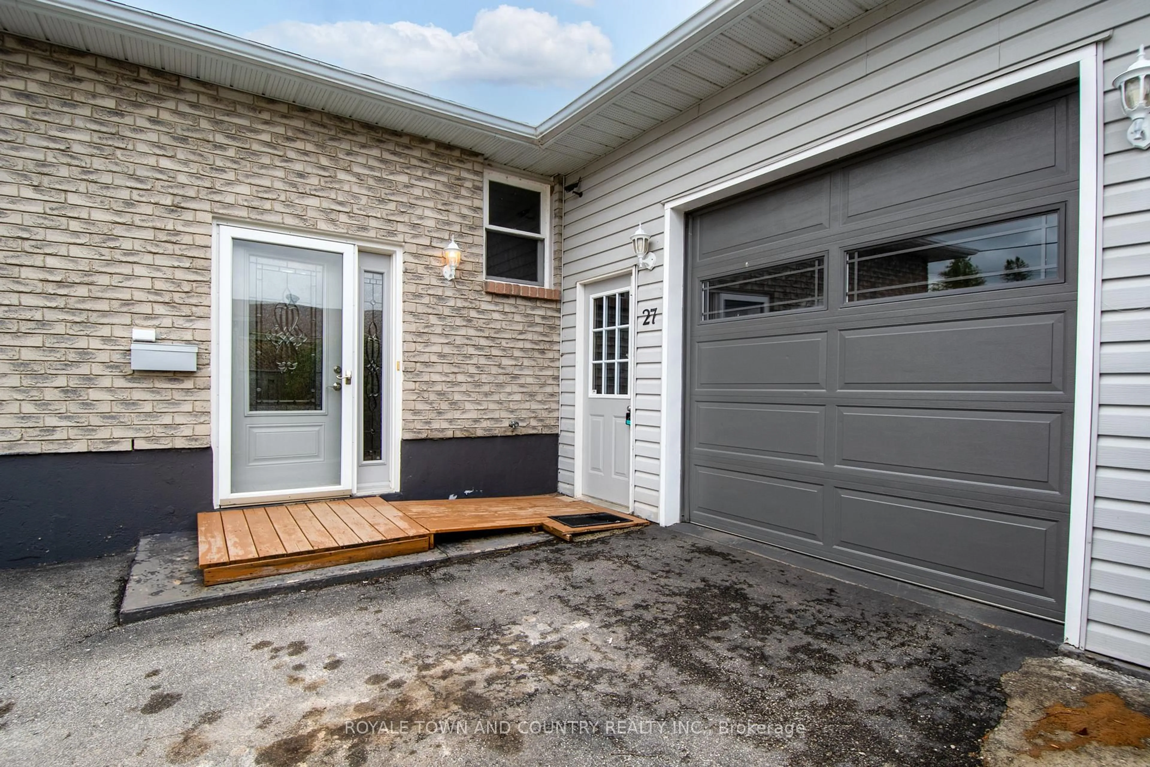 Unknown for 27 Hillside Dr, Kawartha Lakes Ontario K9V 1A3