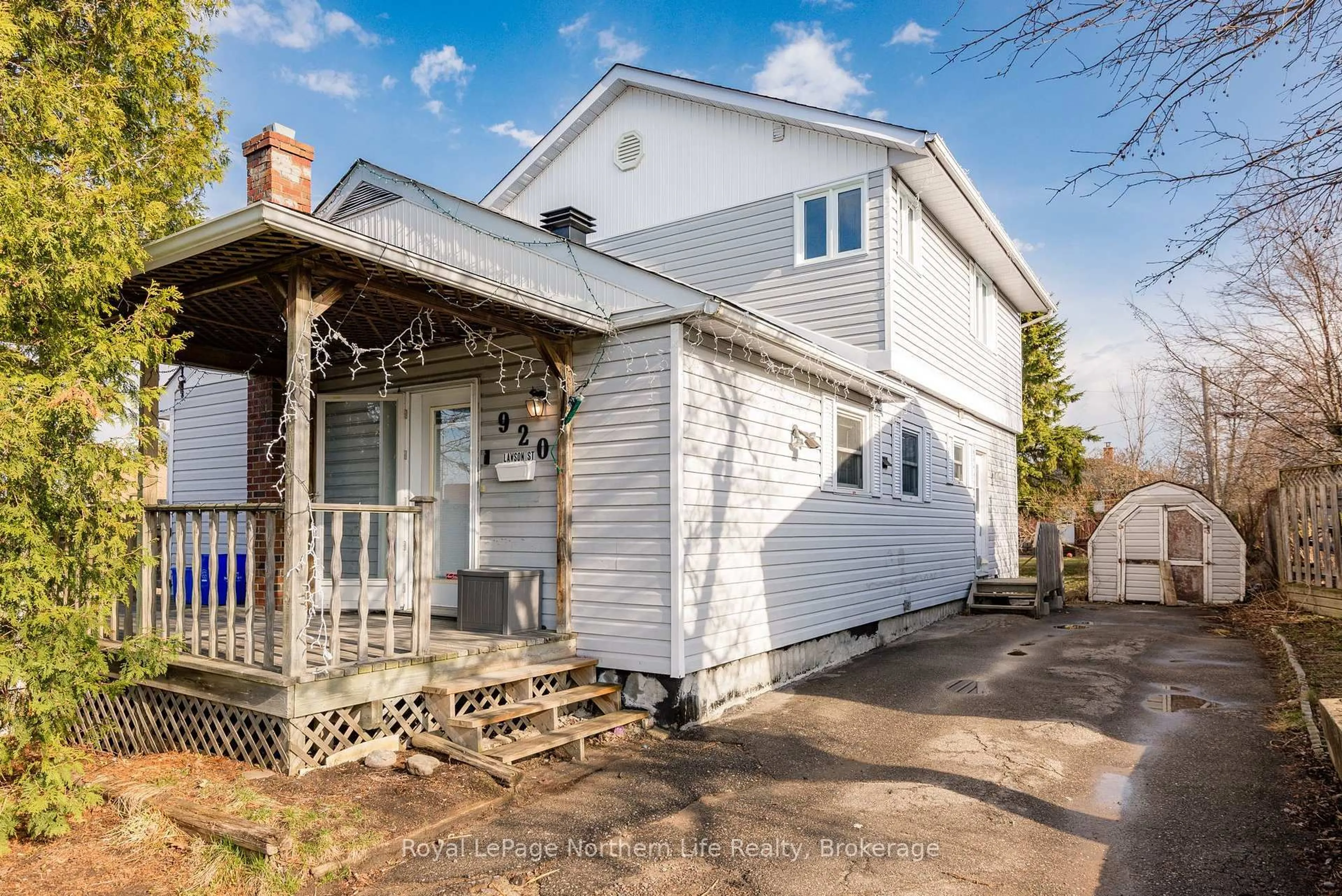 A pic from outside/outdoor area/front of a property/back of a property/a pic from drone, street for 920 Lawson St, North Bay Ontario P1B 3T5