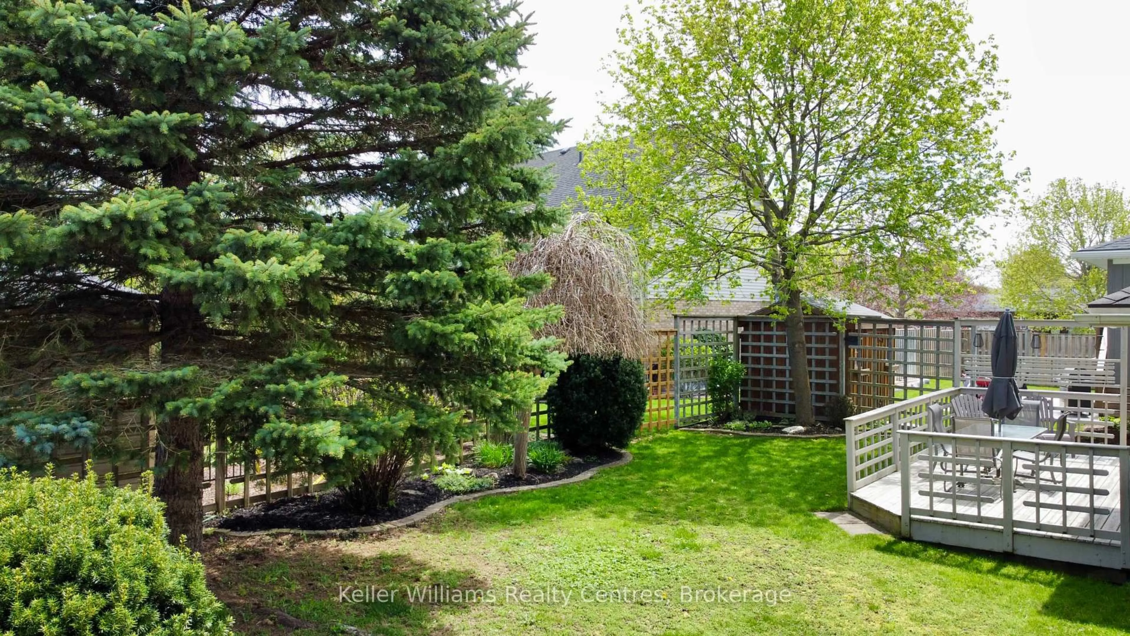 Patio, forest/trees view for 265 4TH STREET Cres, Hanover Ontario N4N 3S9