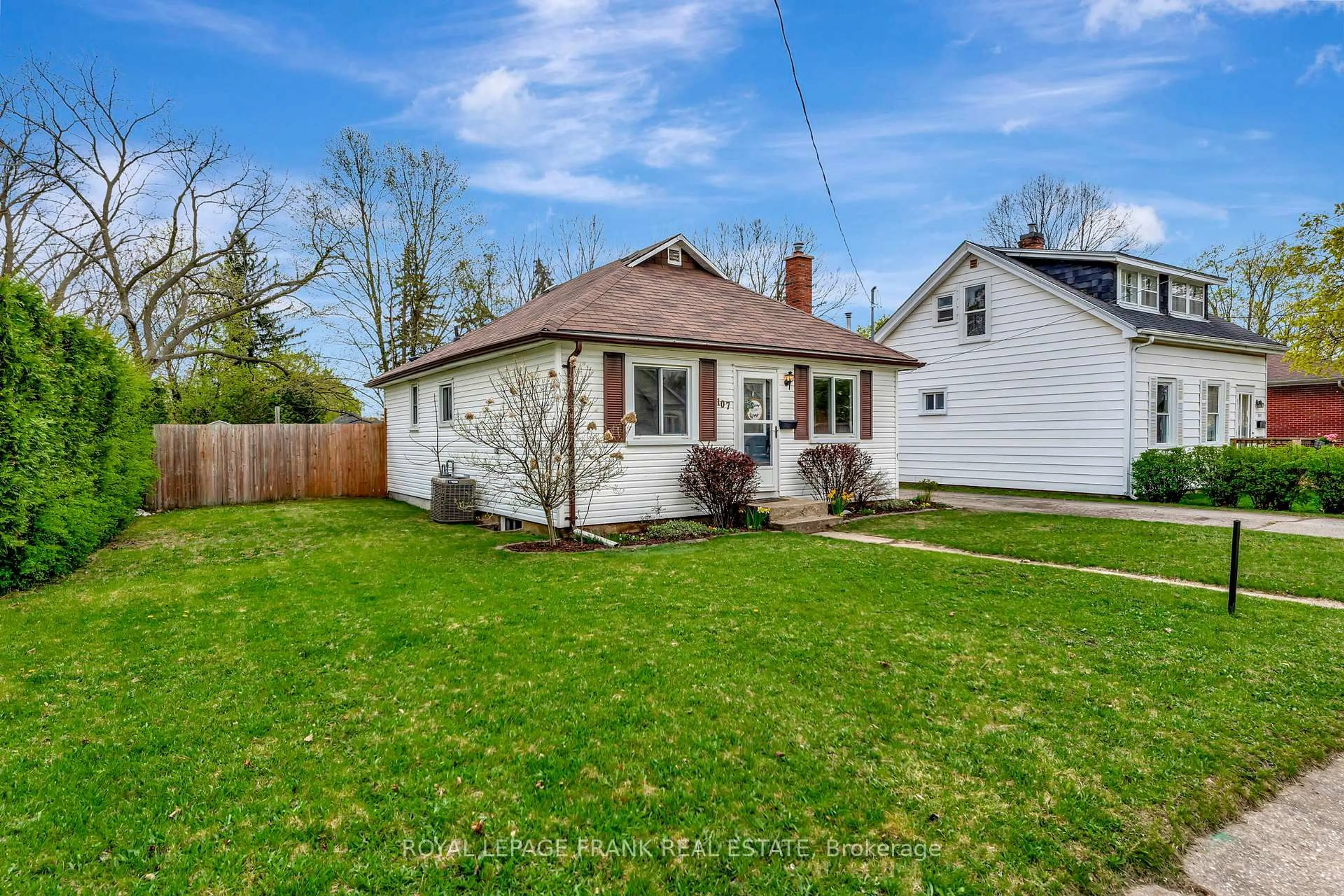 A pic from outside/outdoor area/front of a property/back of a property/a pic from drone, street for 107 Fulton St, Brantford Ontario N3R 4E9