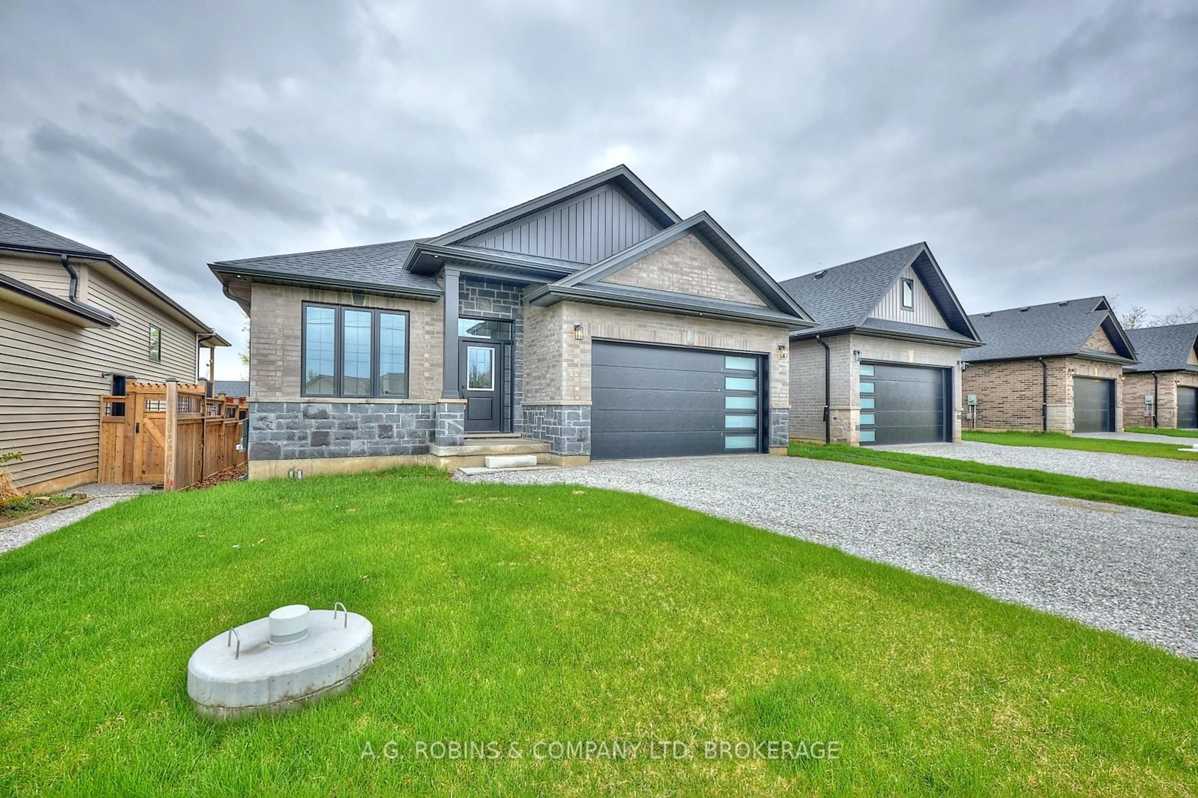 Home with brick exterior material, street for 4112 Fly Rd, Lincoln Ontario L0R 1G0