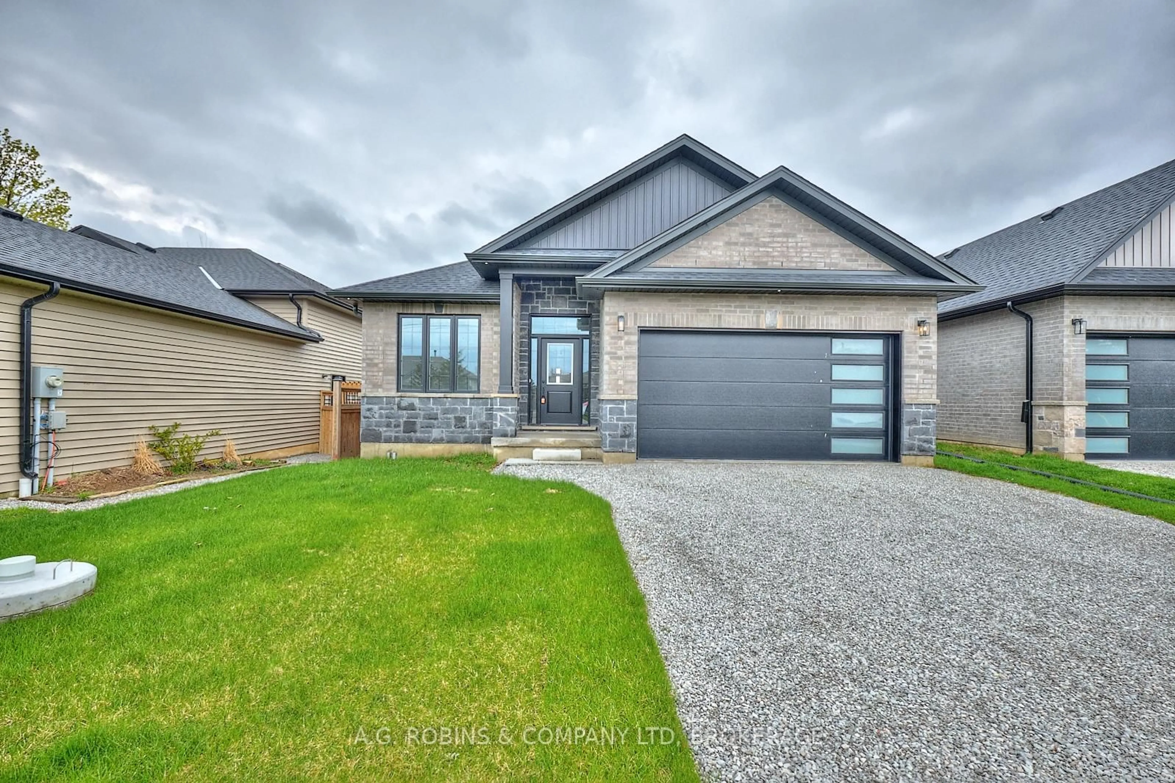 Home with brick exterior material, street for 4112 Fly Rd, Lincoln Ontario L0R 1G0