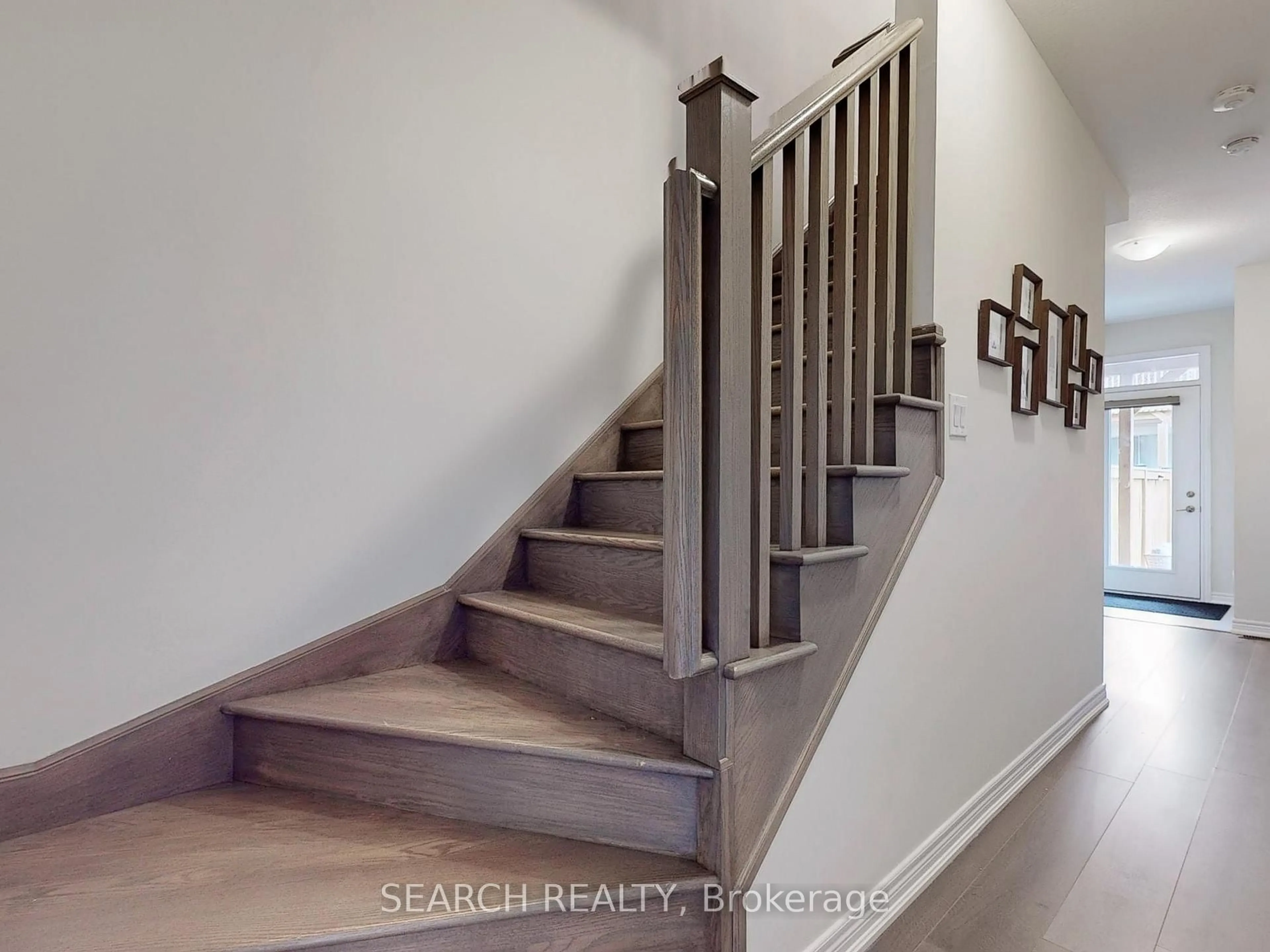Stairs for 10 Snowberry Lane, Hamilton Ontario L8K 0A4