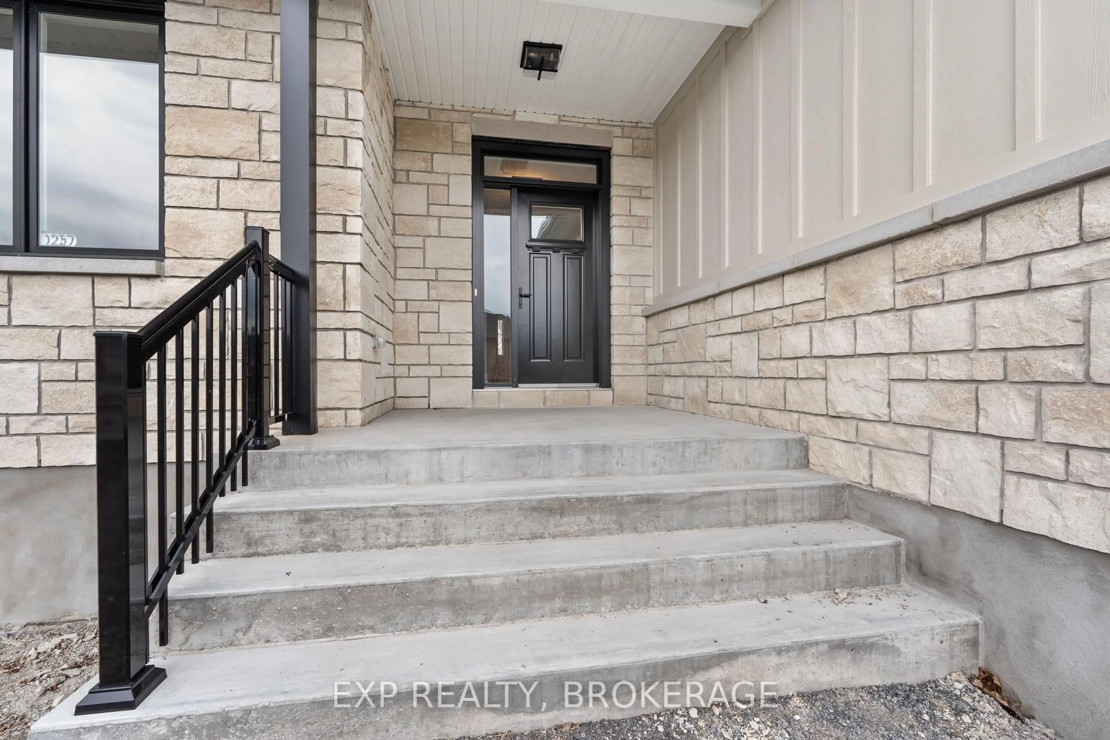 Indoor entryway for 1257 CARFA Cres, Kingston Ontario K7P 0M7