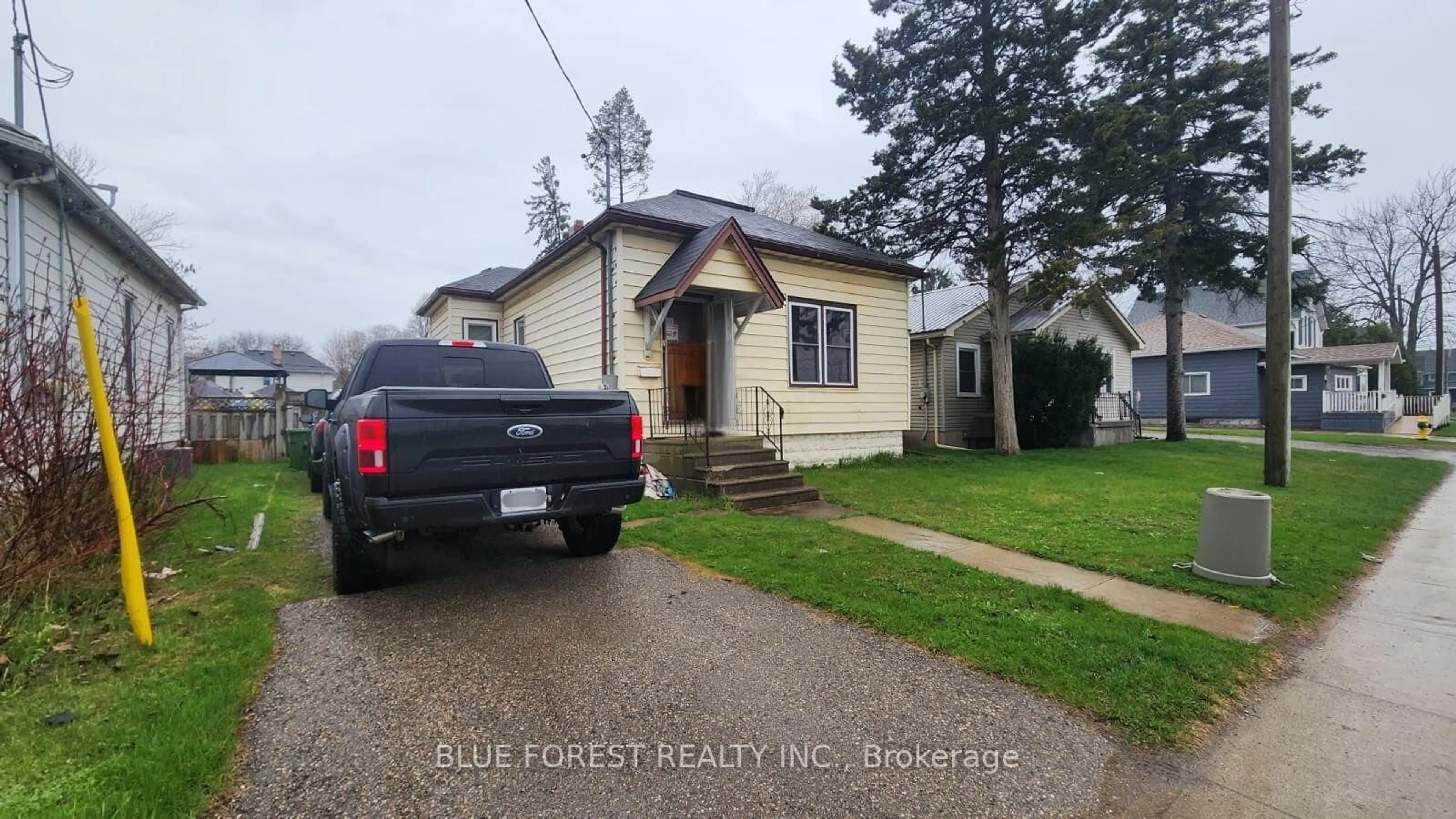 Unknown for 272 Wellington St, St. Thomas Ontario N5R 2S8