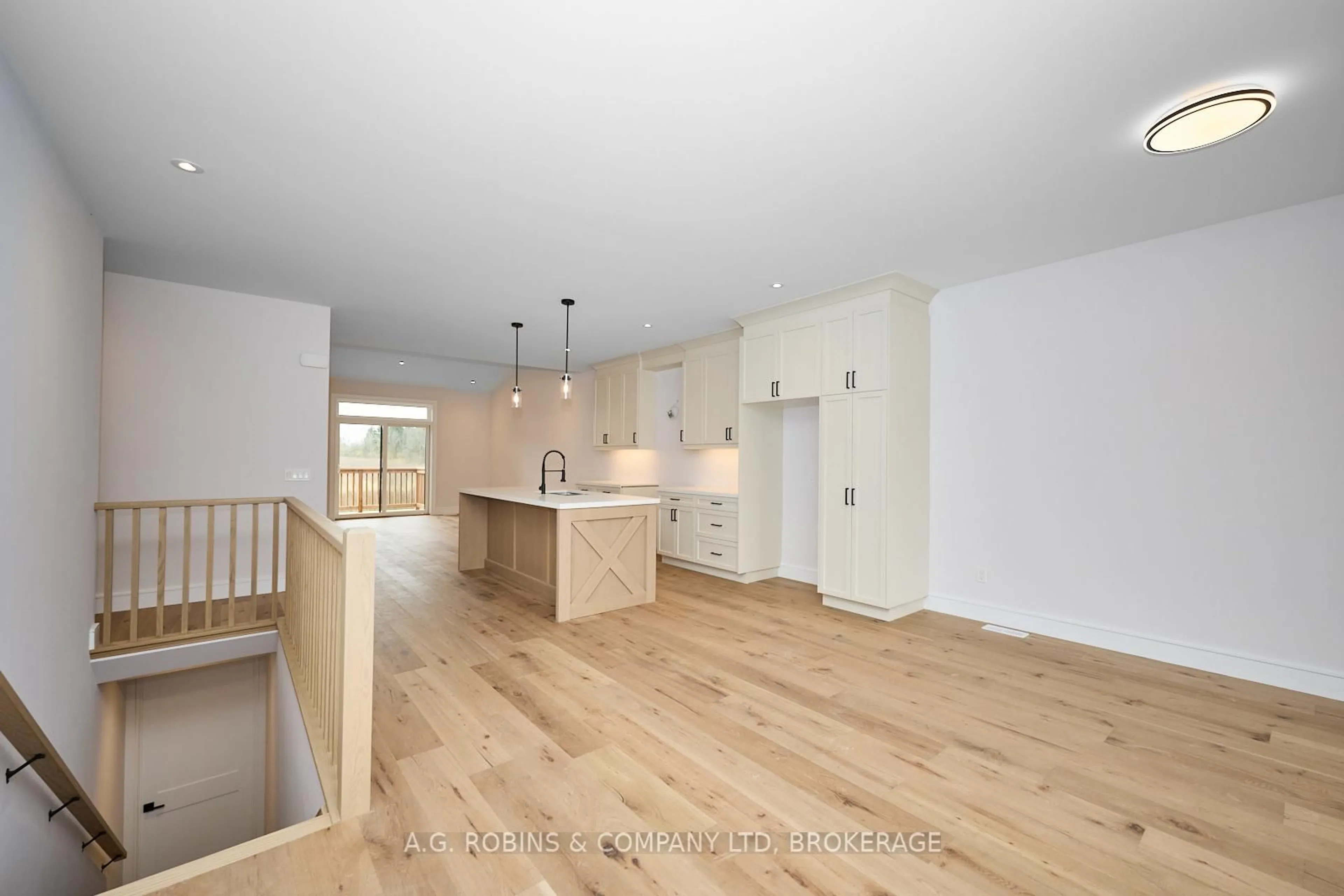 Open concept kitchen, wood/laminate floor for 4116 Fly Rd, Lincoln Ontario L0R 1G0