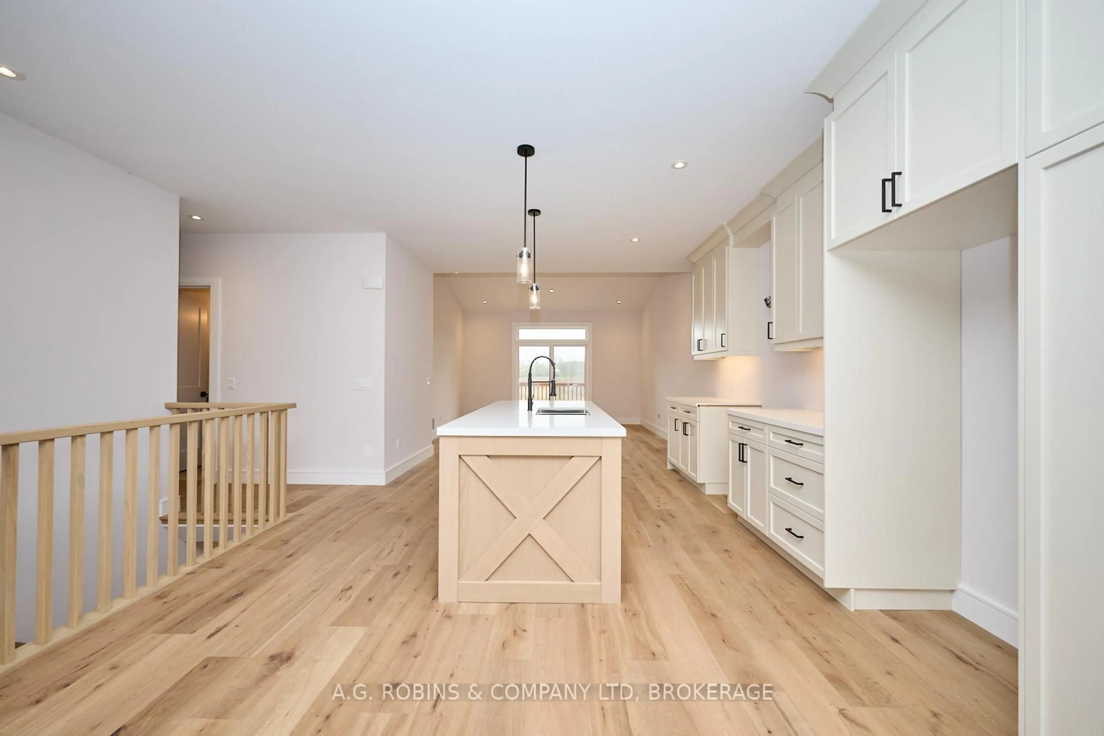 Open concept kitchen, wood/laminate floor for 4116 Fly Rd, Lincoln Ontario L0R 1G0