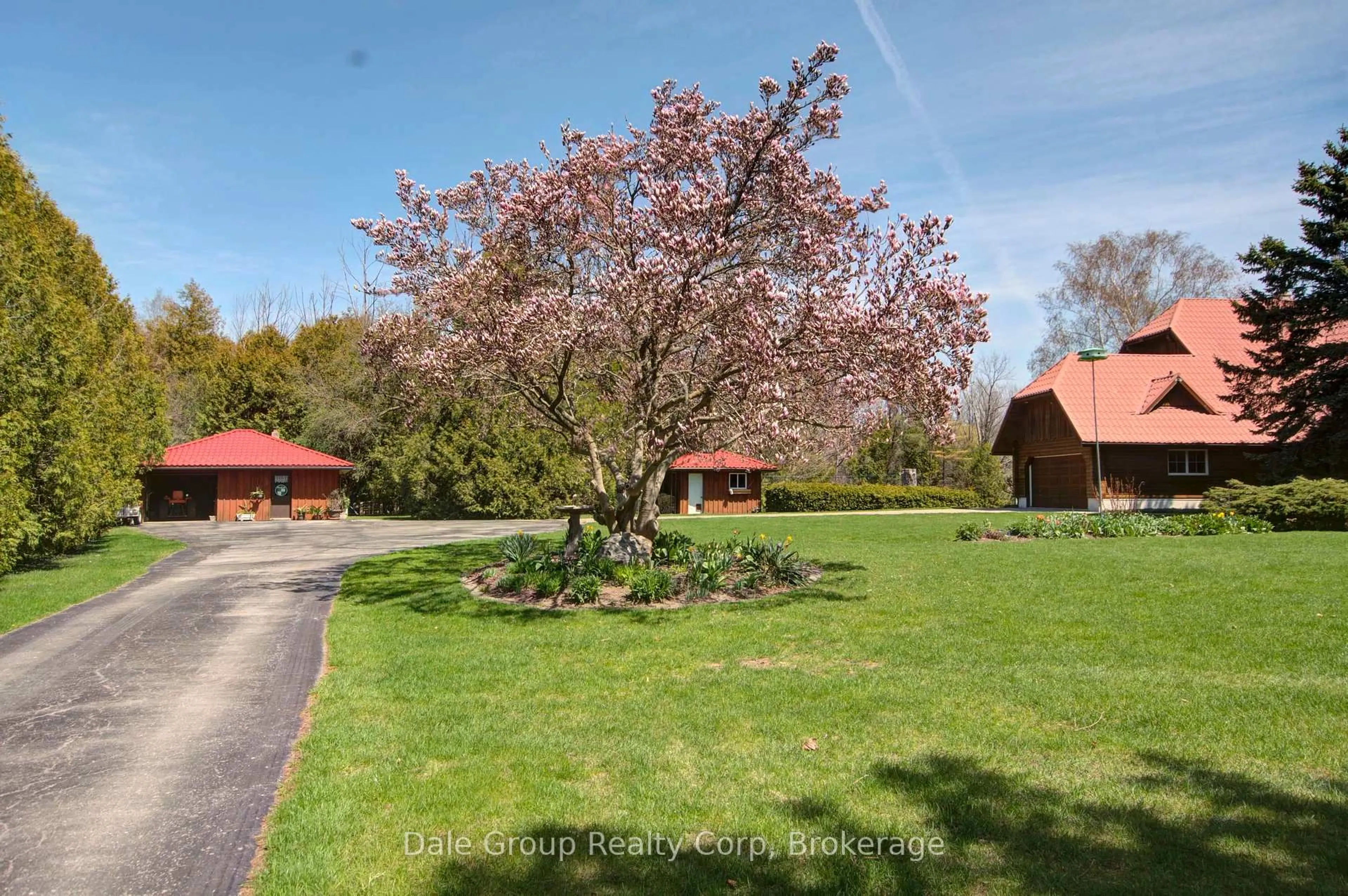 A pic from outside/outdoor area/front of a property/back of a property/a pic from drone, street for 81283 Galt Pl, Goderich Ontario N7A 3Y1