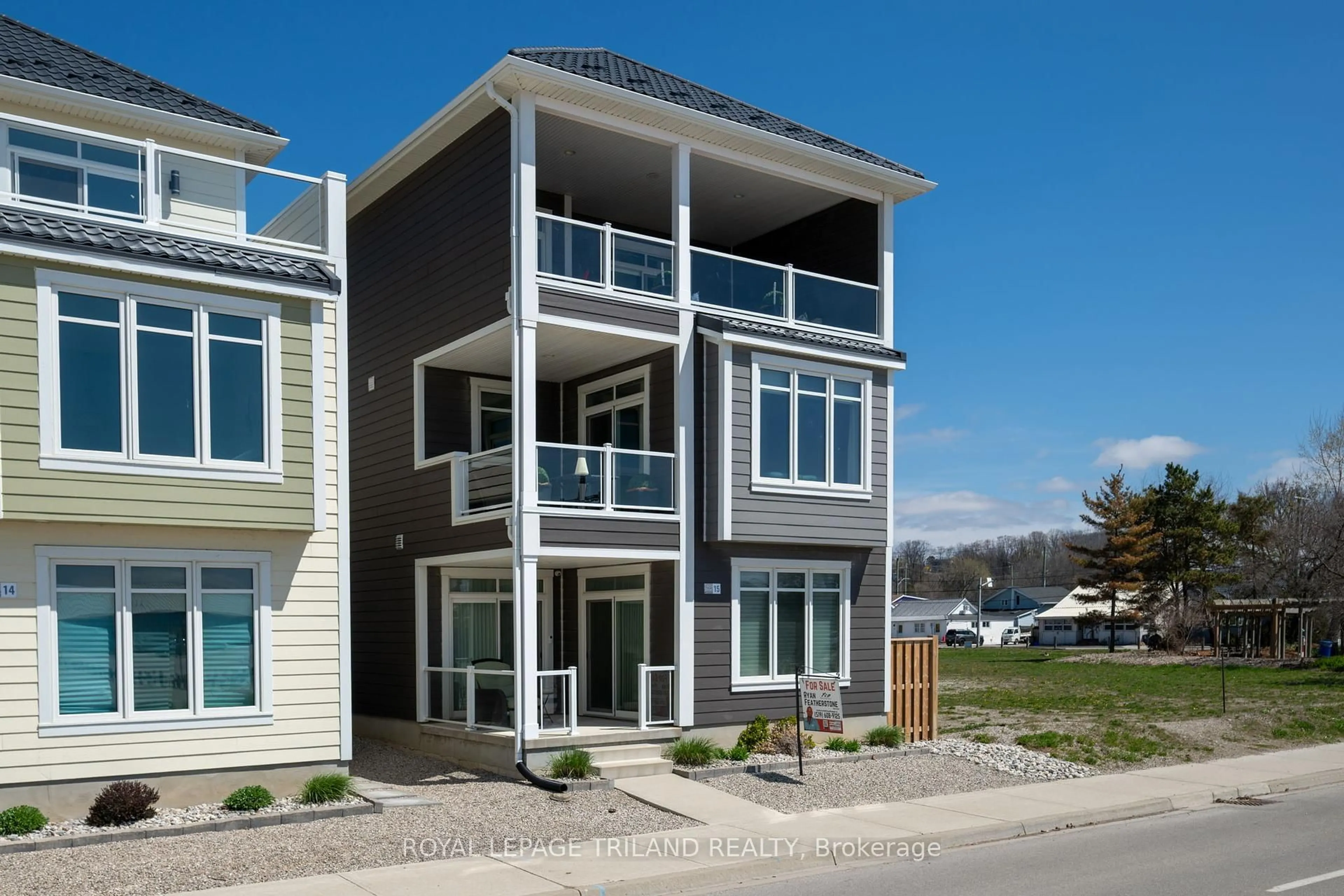 Home with vinyl exterior material, unknown for 355 Edith Cavell Blvd #15, Central Elgin Ontario N5L 0A3