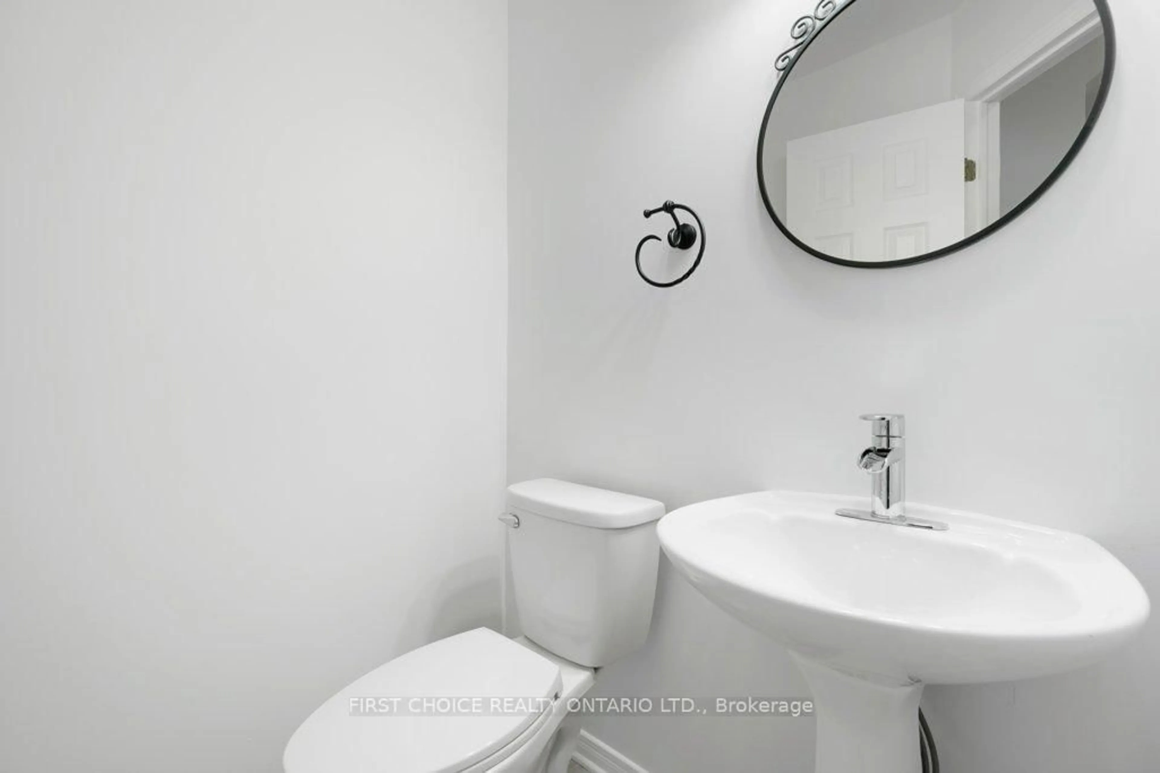Standard bathroom, unknown for 111 Blackdome Cres, Ottawa Ontario K2T 1B1