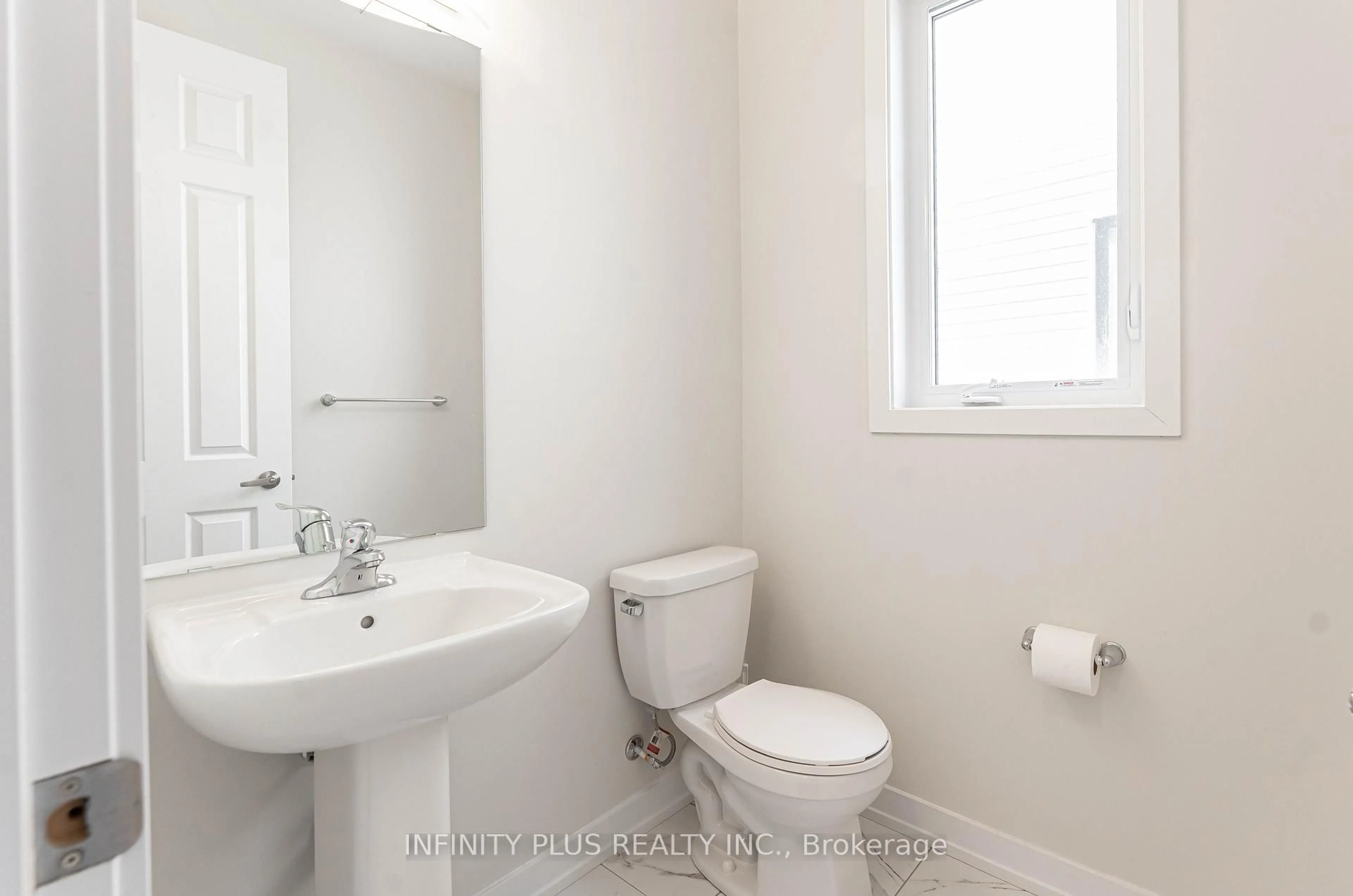 Standard bathroom, unknown for 22 Sunflower Cres, Thorold Ontario L0S 1K0