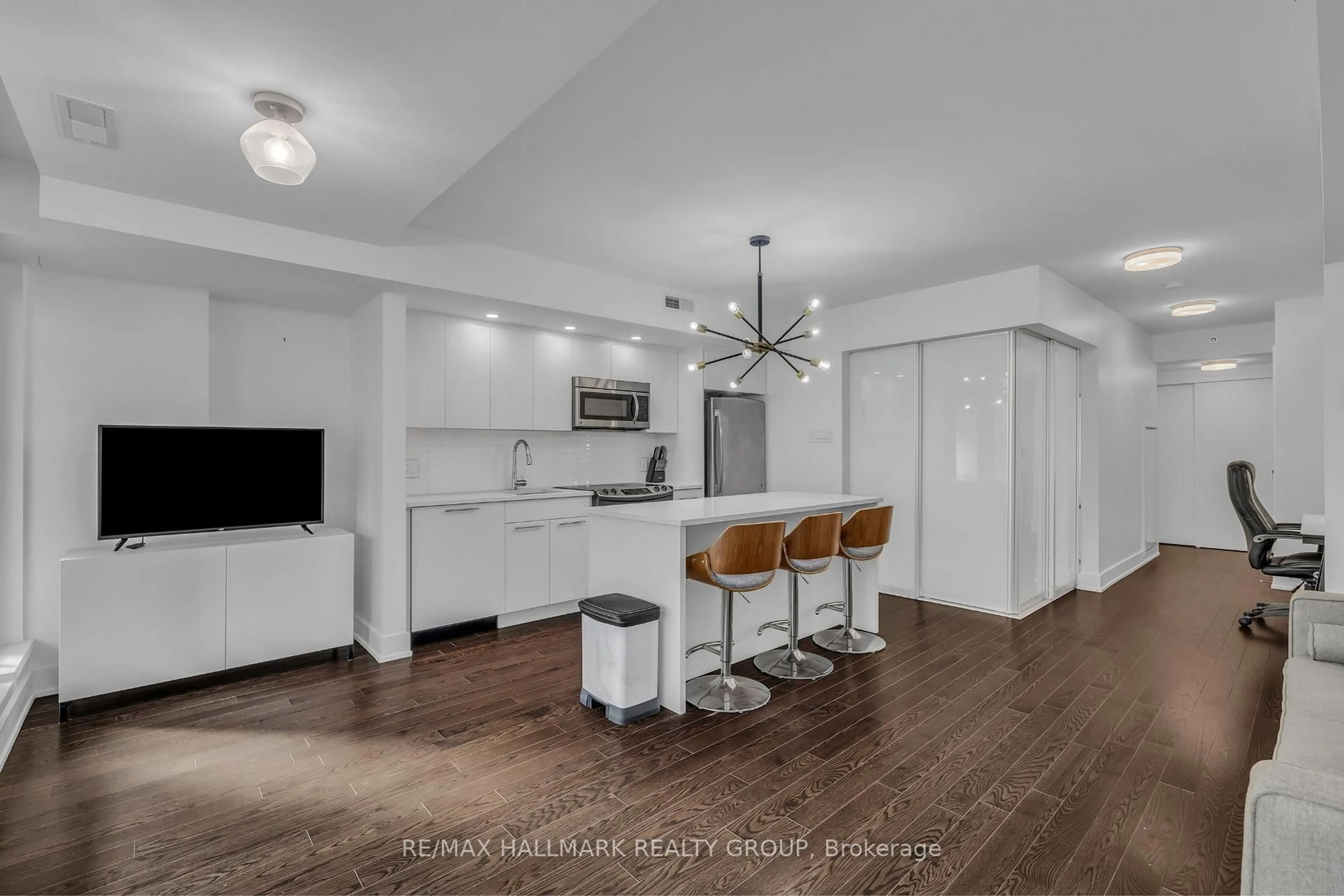 Open concept kitchen, unknown for 108 Richmond Rd #107, Ottawa Ontario K1Z 0B3