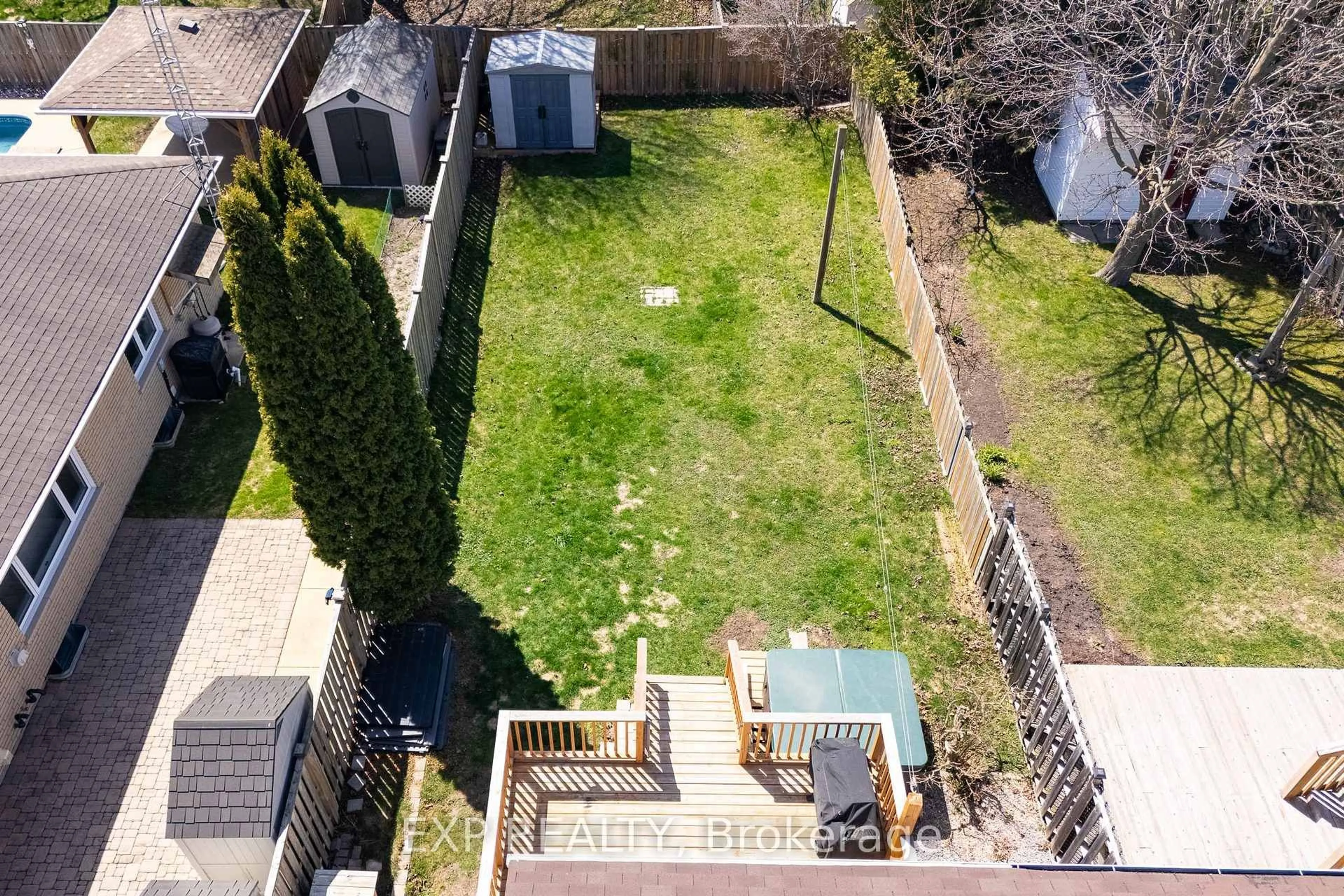 A pic from outside/outdoor area/front of a property/back of a property/a pic from drone, street for 934 Westwood Cres, Cobourg Ontario K9A 5B6