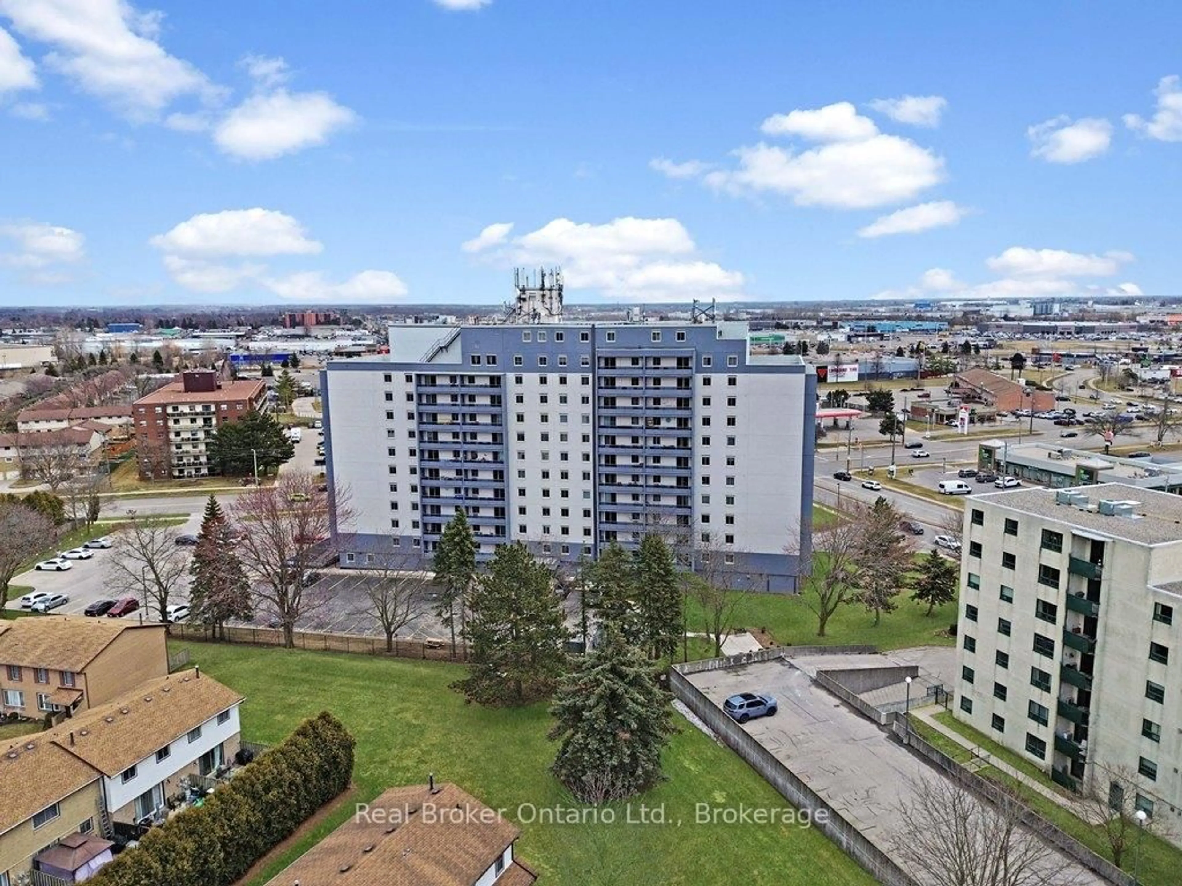 A pic from outside/outdoor area/front of a property/back of a property/a pic from drone, city buildings view from balcony for 640 West St #101, Brantford Ontario N3R 6M3