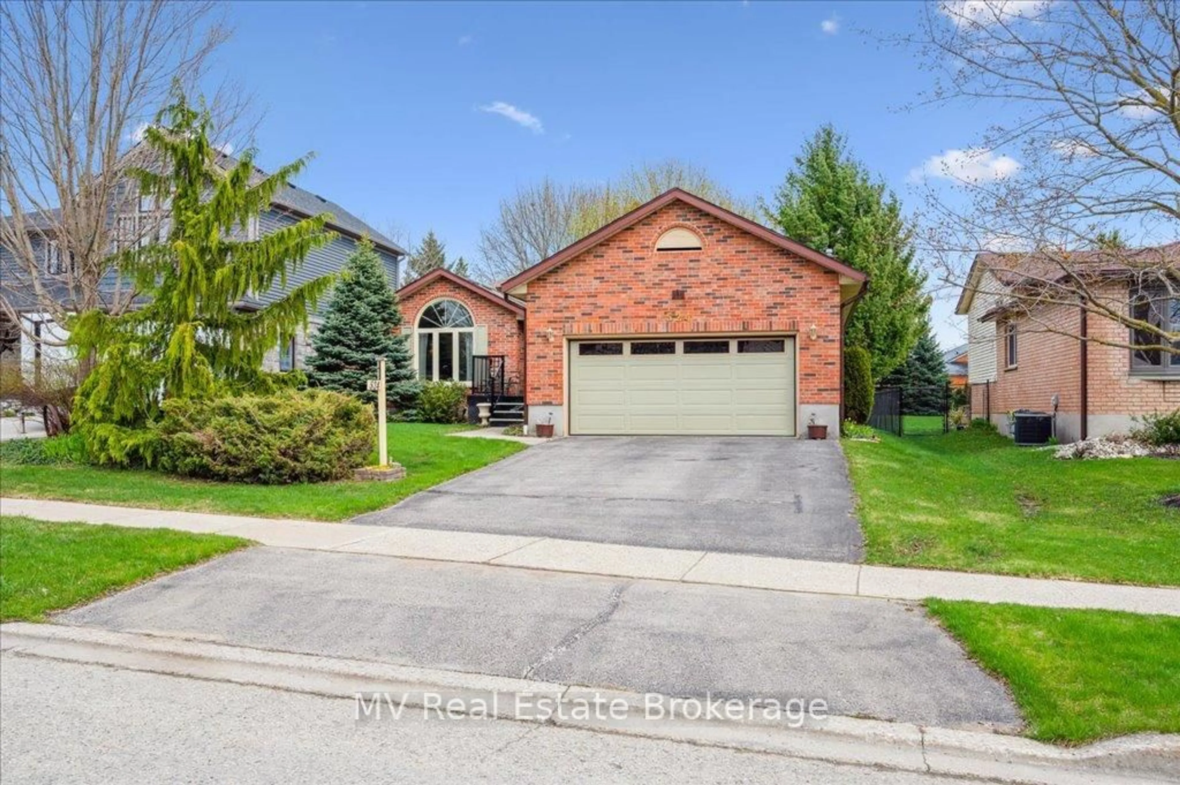 Home with brick exterior material, street for 524 Walker St, Centre Wellington Ontario N1M 3J1