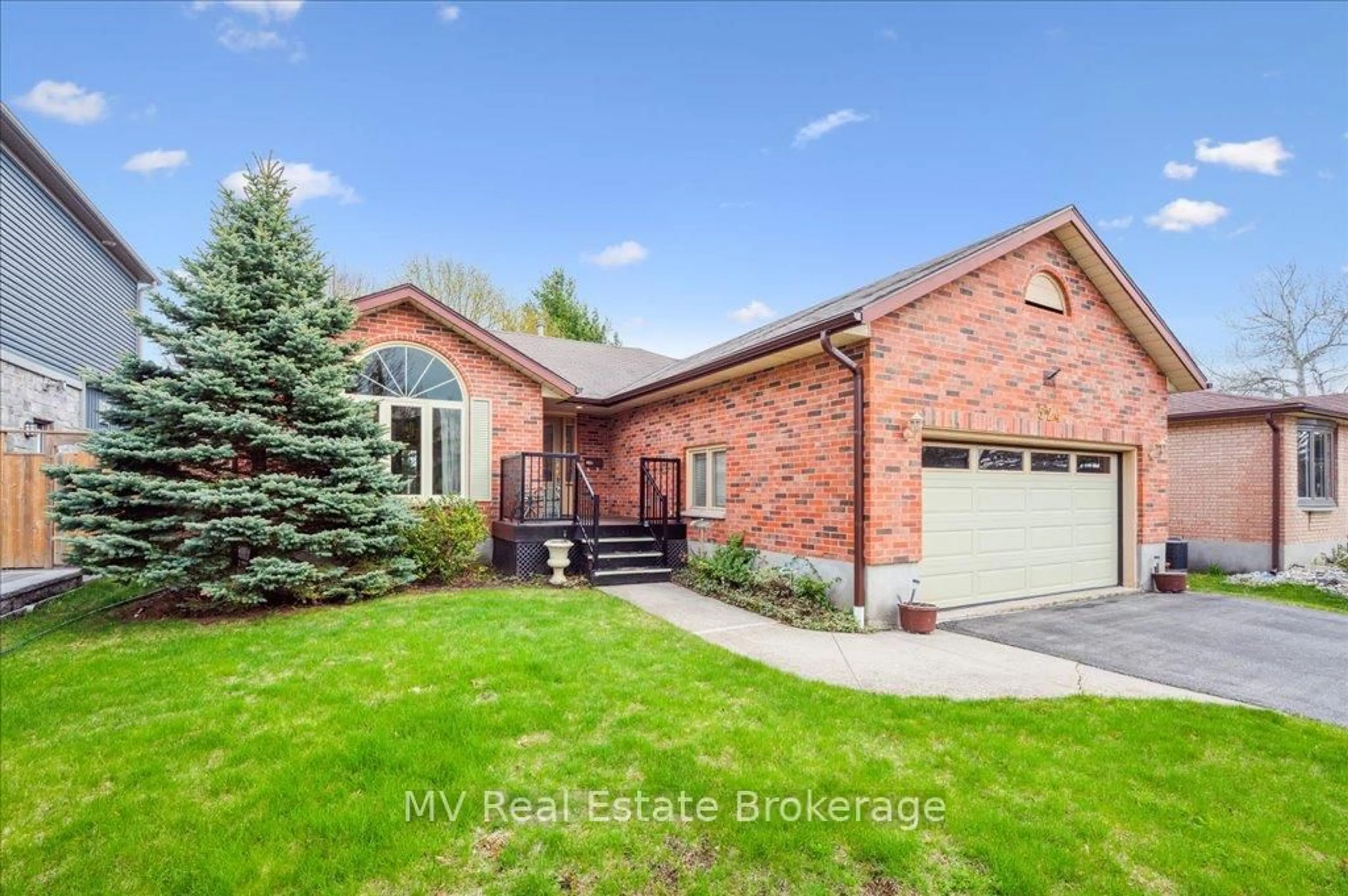Home with brick exterior material, street for 524 Walker St, Centre Wellington Ontario N1M 3J1