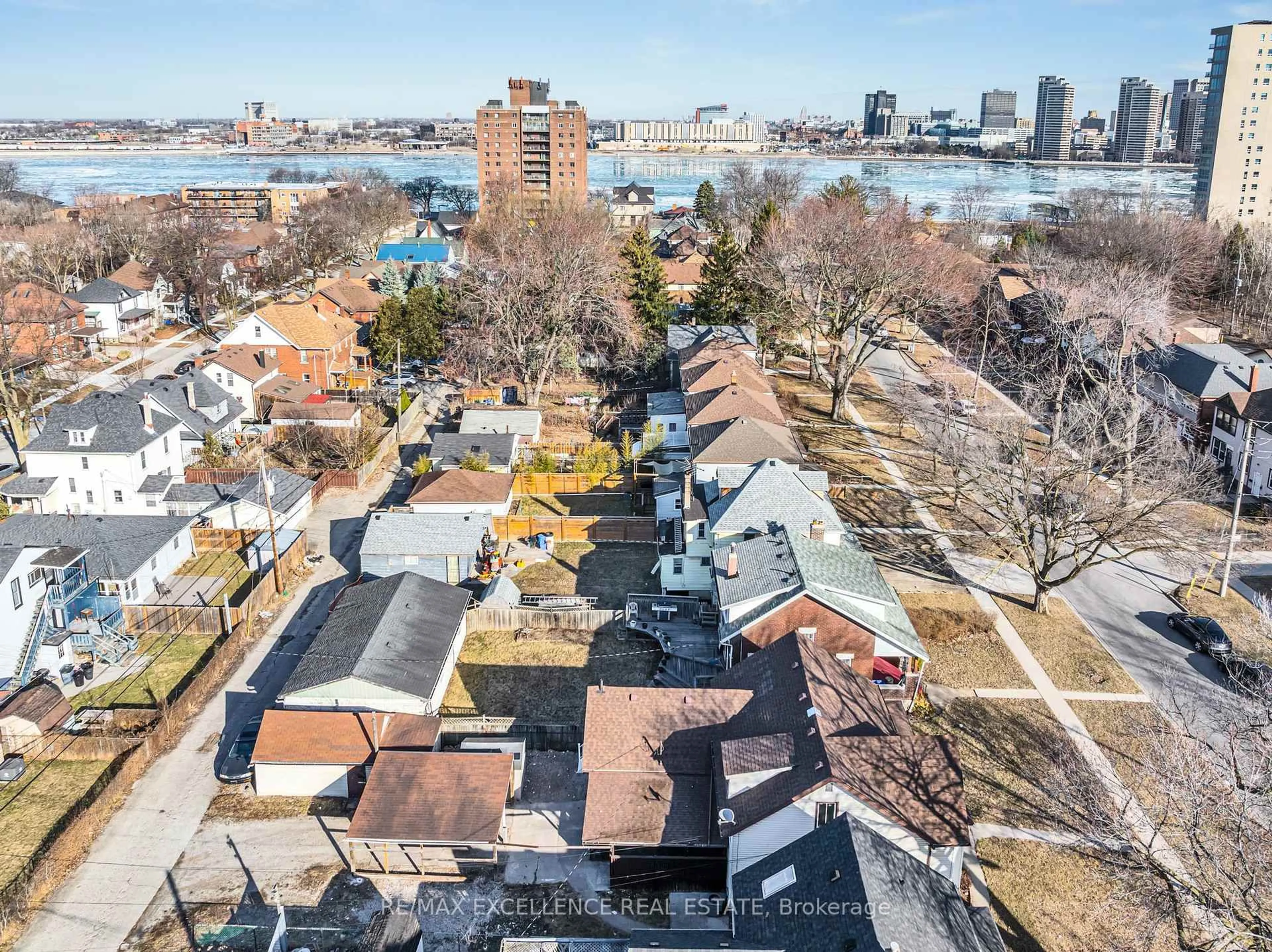 A pic from outside/outdoor area/front of a property/back of a property/a pic from drone, city buildings view from balcony for 261 Cameron Ave, Windsor Ontario N9B 1Y5