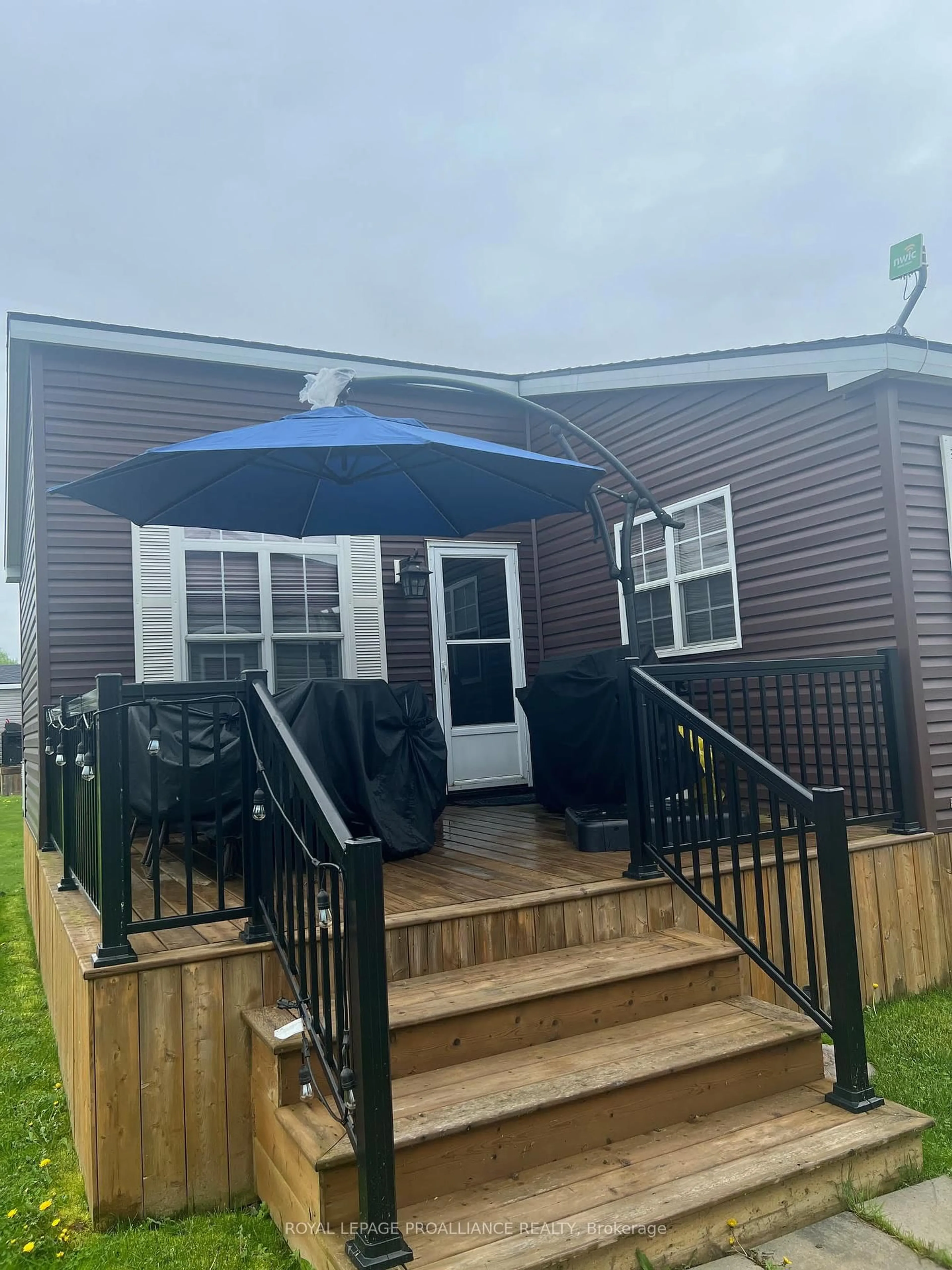 Home with vinyl exterior material, unknown for 1501 Line 8 Rd #218, Niagara-on-the-Lake Ontario L0S 1L0