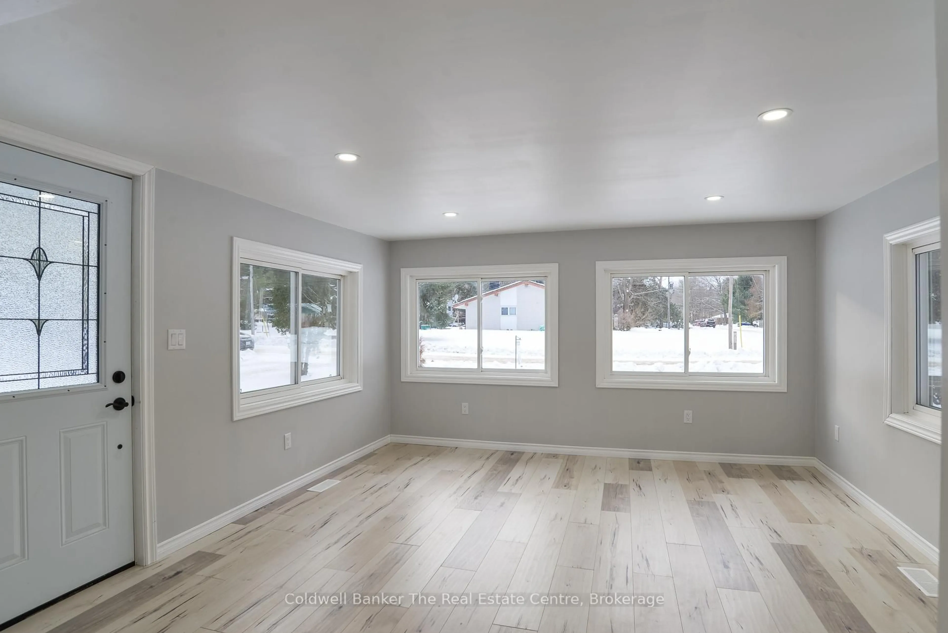 A pic of a room for 460 Wellington St, Gravenhurst Ontario P1P 1A5