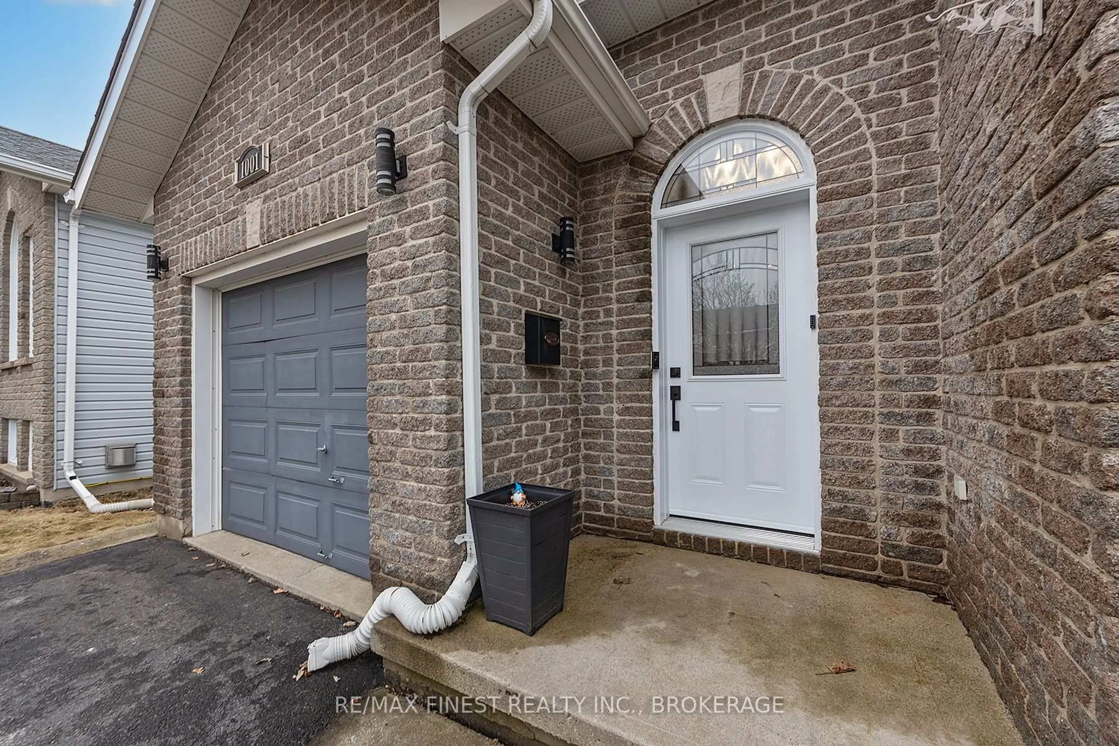 Unknown for 1001 Bluffwood Ave, Kingston Ontario K7K 7K6