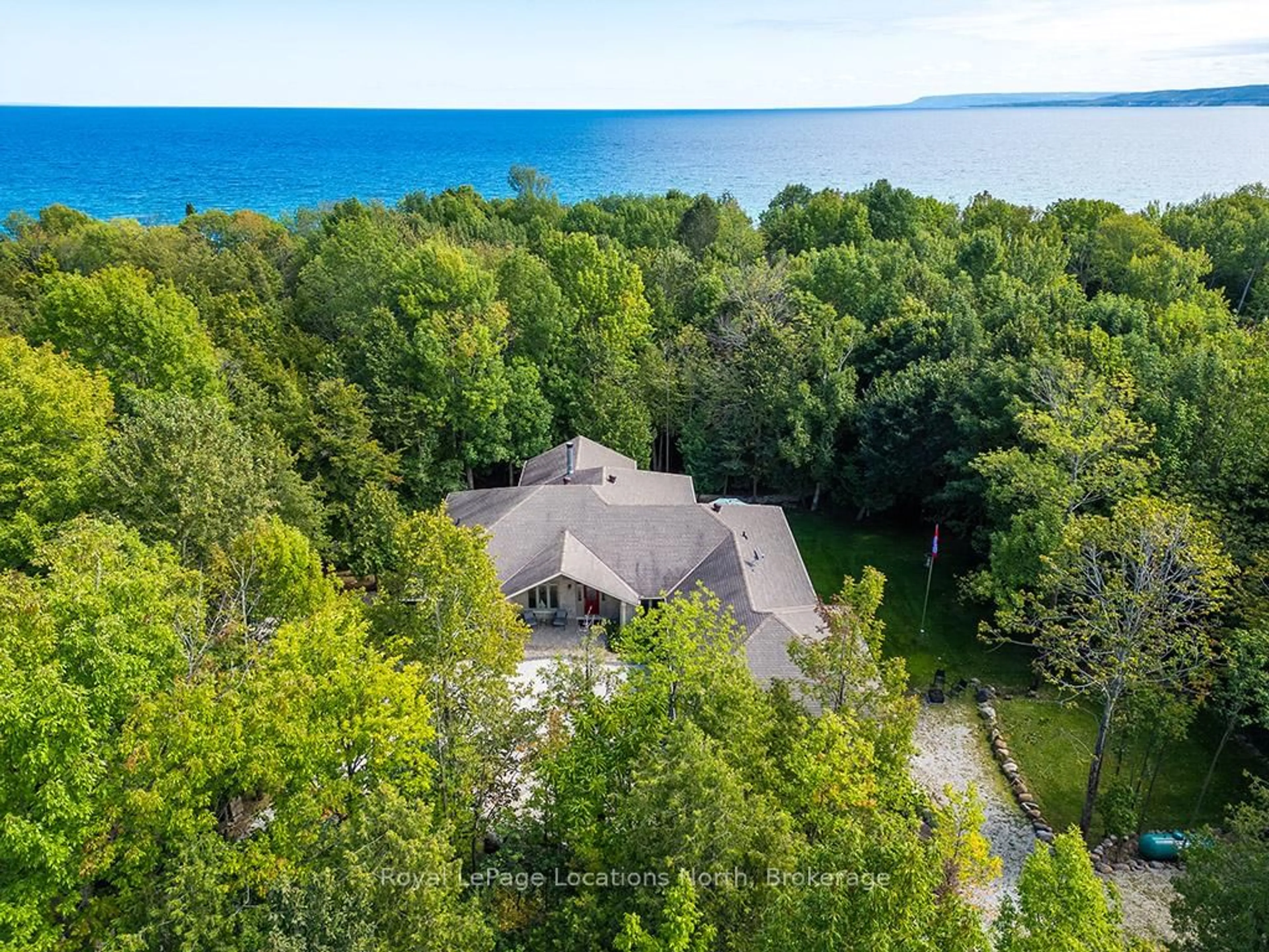 A pic from outside/outdoor area/front of a property/back of a property/a pic from drone, water/lake/river/ocean view for 177 HARBOUR BEACH Dr, Meaford Ontario N4L 1W5