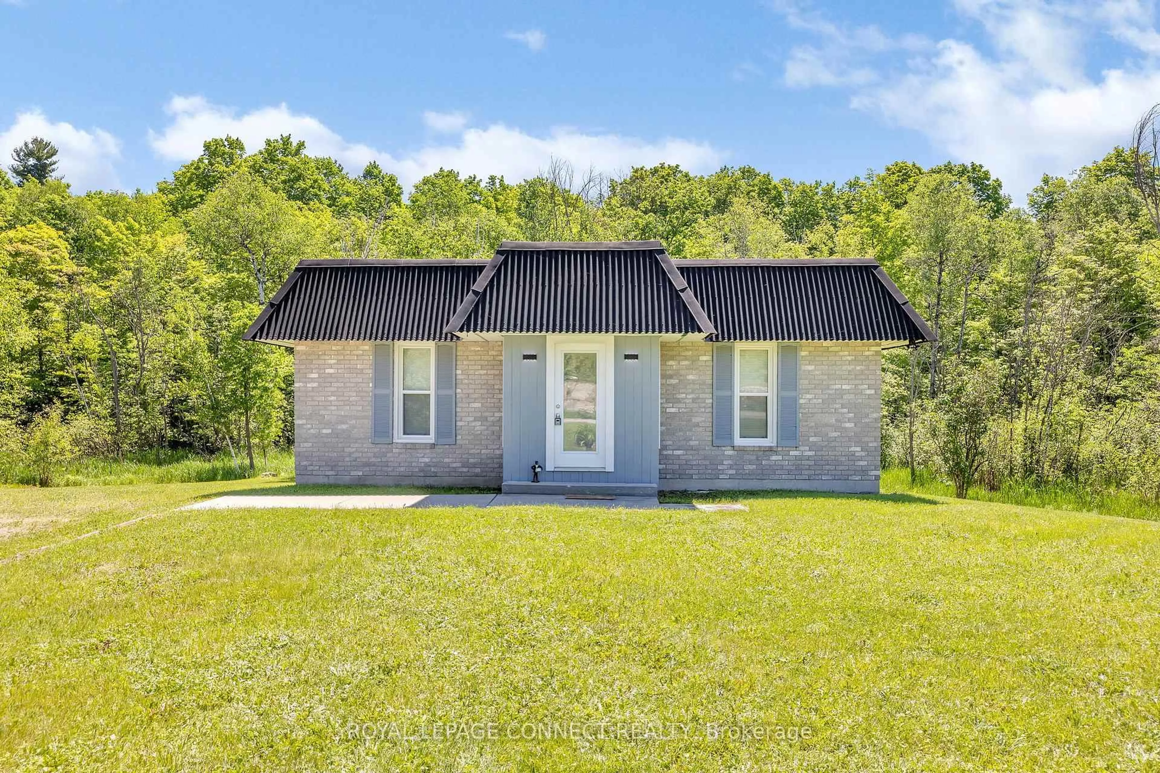 Unknown for 112922 Highway 7 N/A, Kaladar Ontario K0H 1Z0