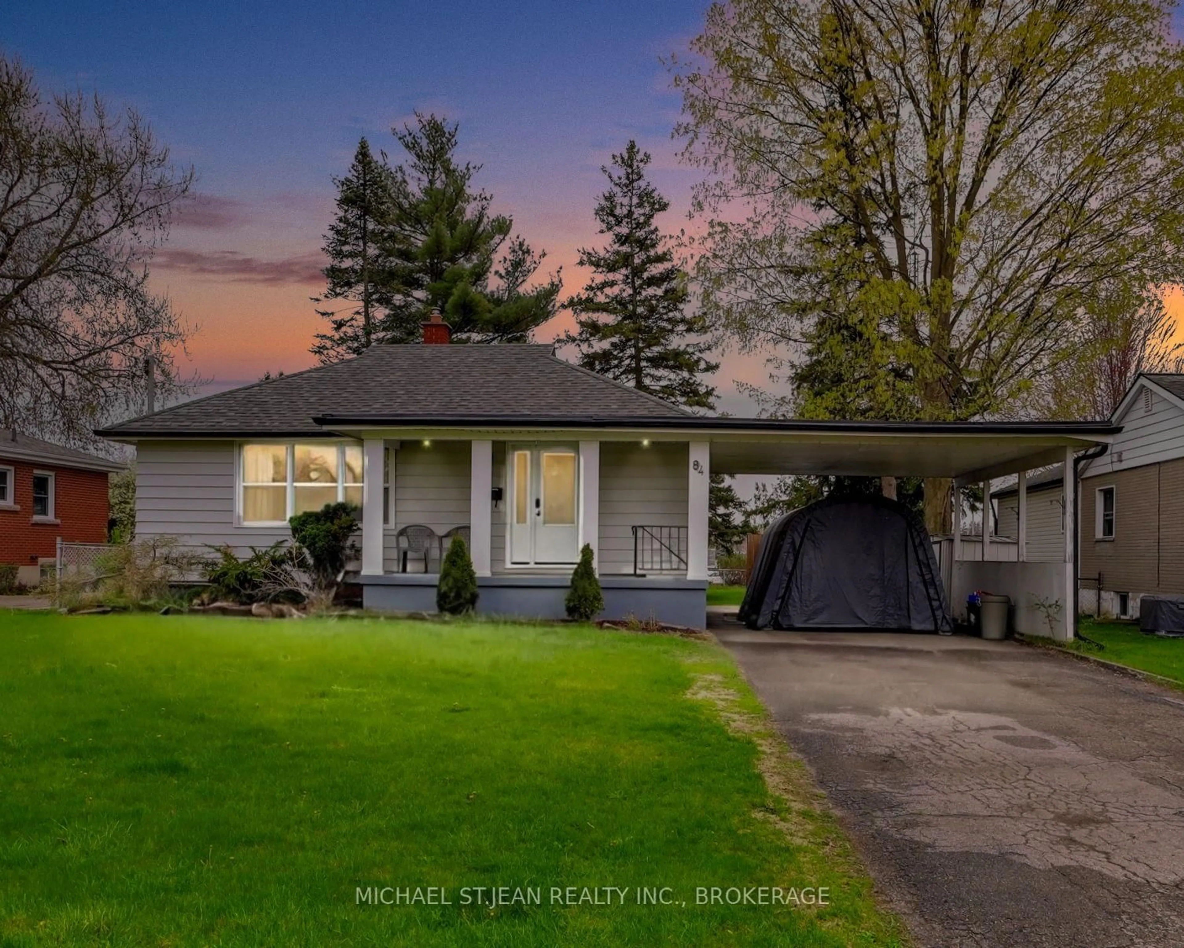 Home with vinyl exterior material, street for 84 Fairview Dr, Brantford Ontario N3R 2W9
