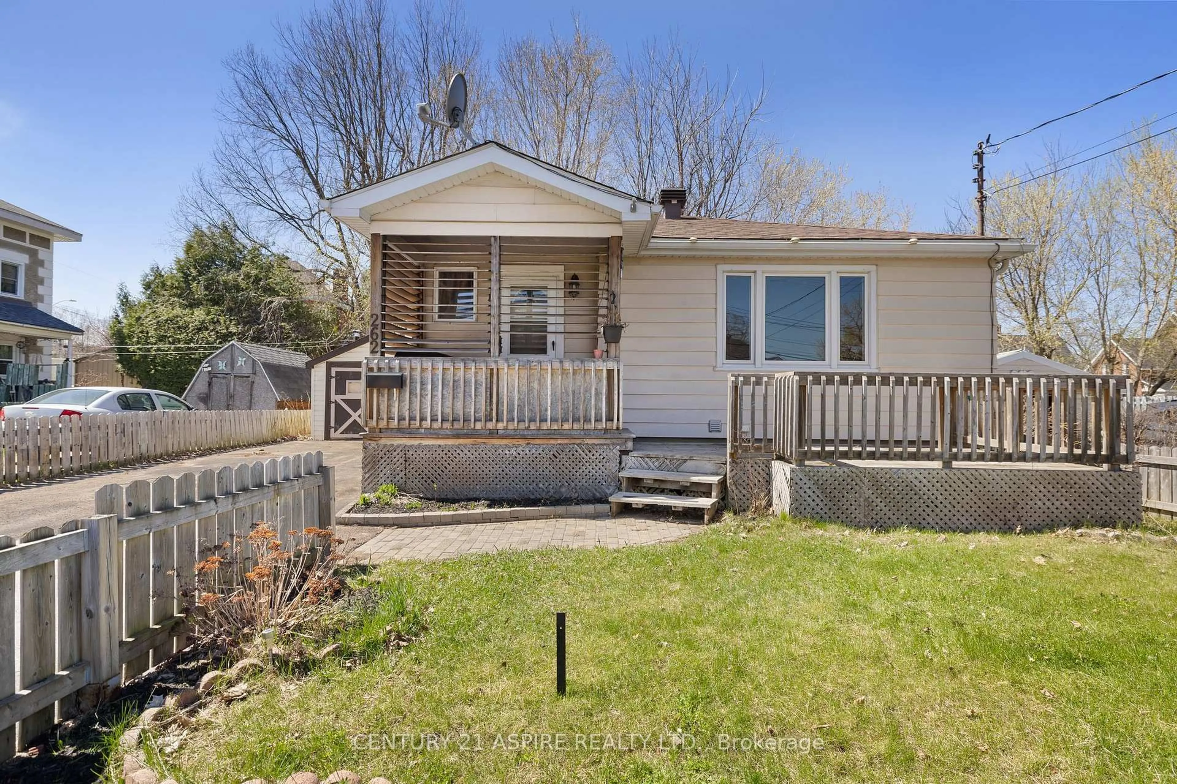 Unknown for 262 James St, Pembroke Ontario K8A 4T8
