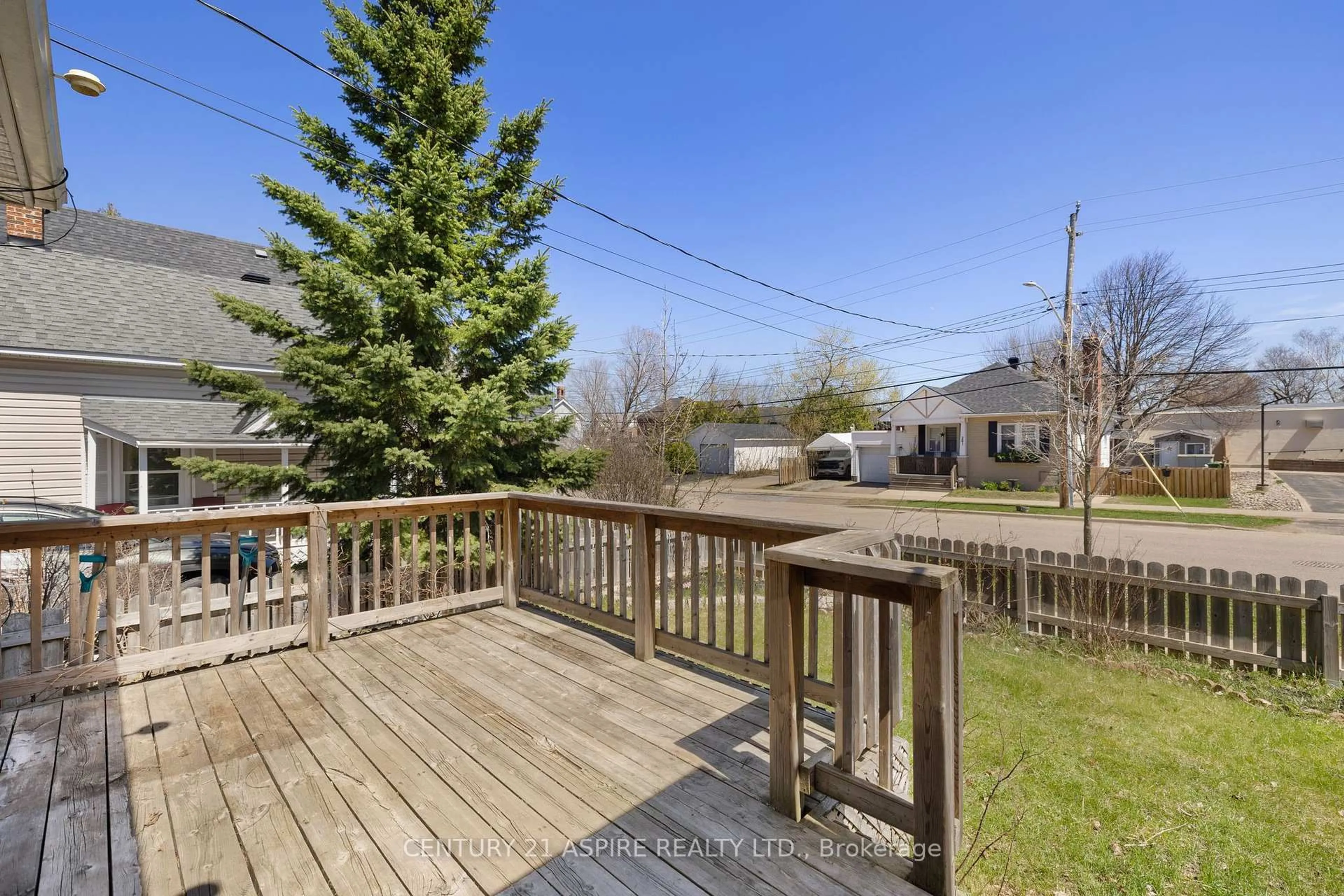 Patio, water/lake/river/ocean view for 262 James St, Pembroke Ontario K8A 4T8