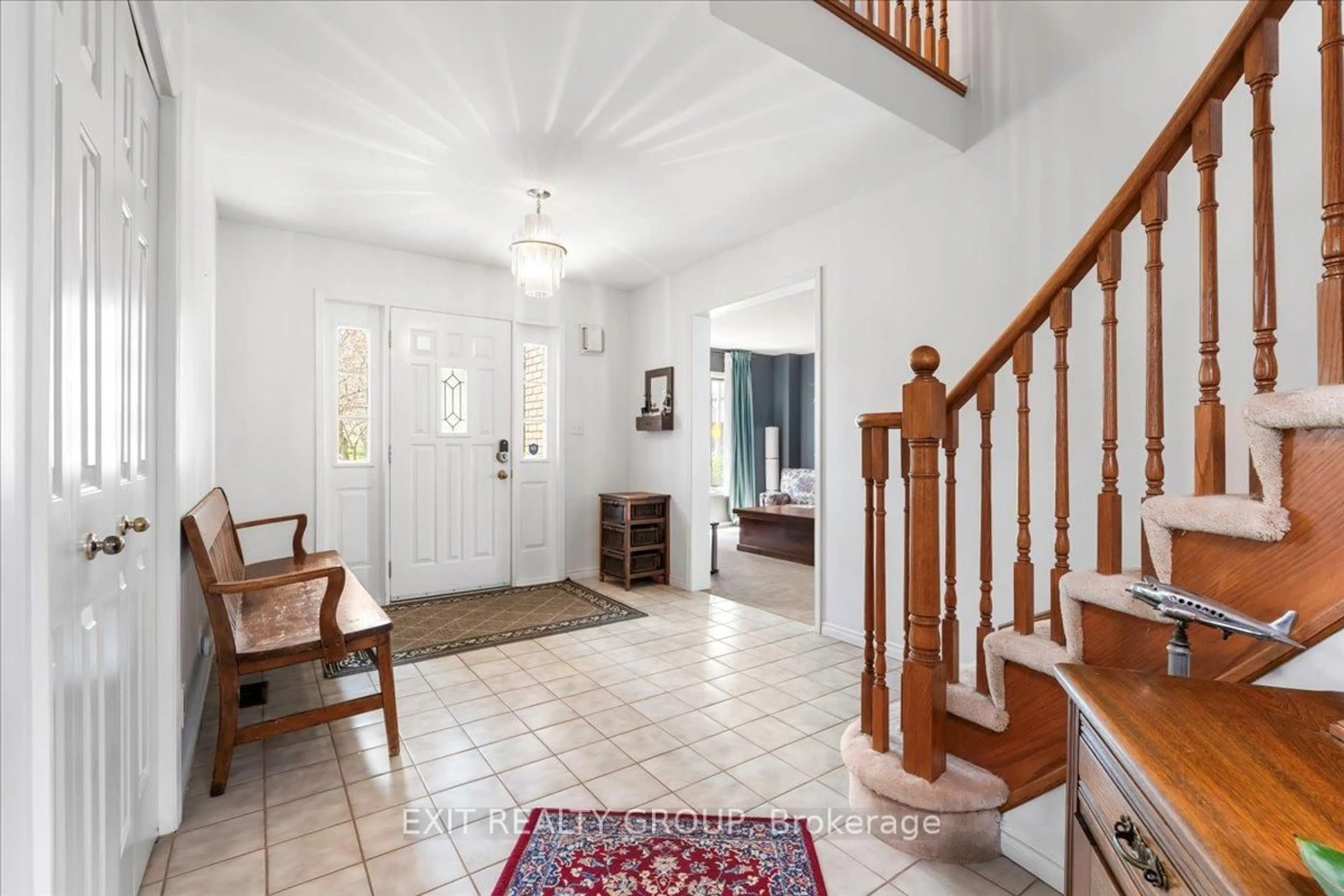 Indoor foyer for 29 Northumberland Blvd, Quinte West Ontario K8V 6L6
