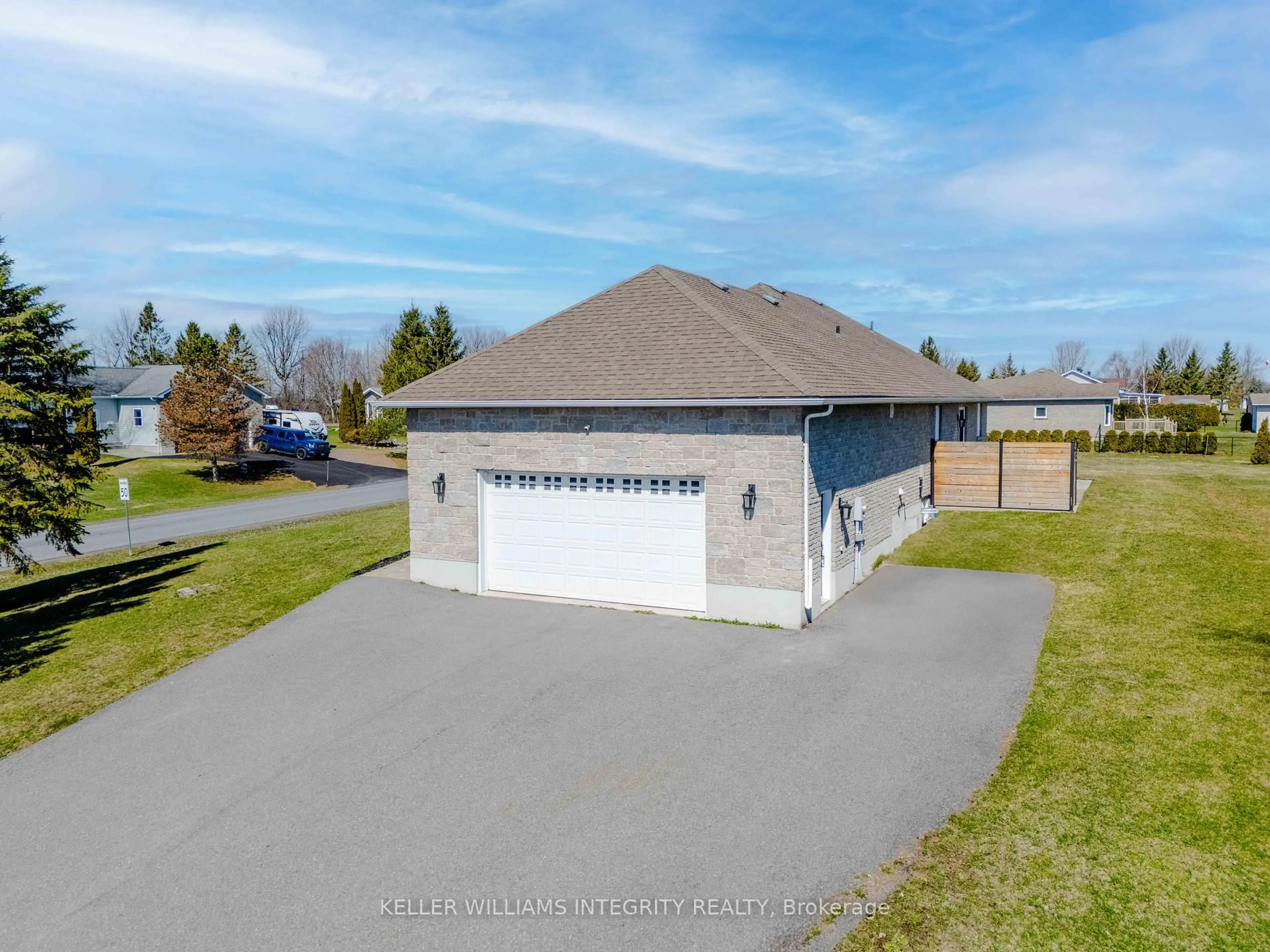 A pic from outside/outdoor area/front of a property/back of a property/a pic from drone, unknown for 15885 Manning Rd, South Stormont Ontario K0C 1M0