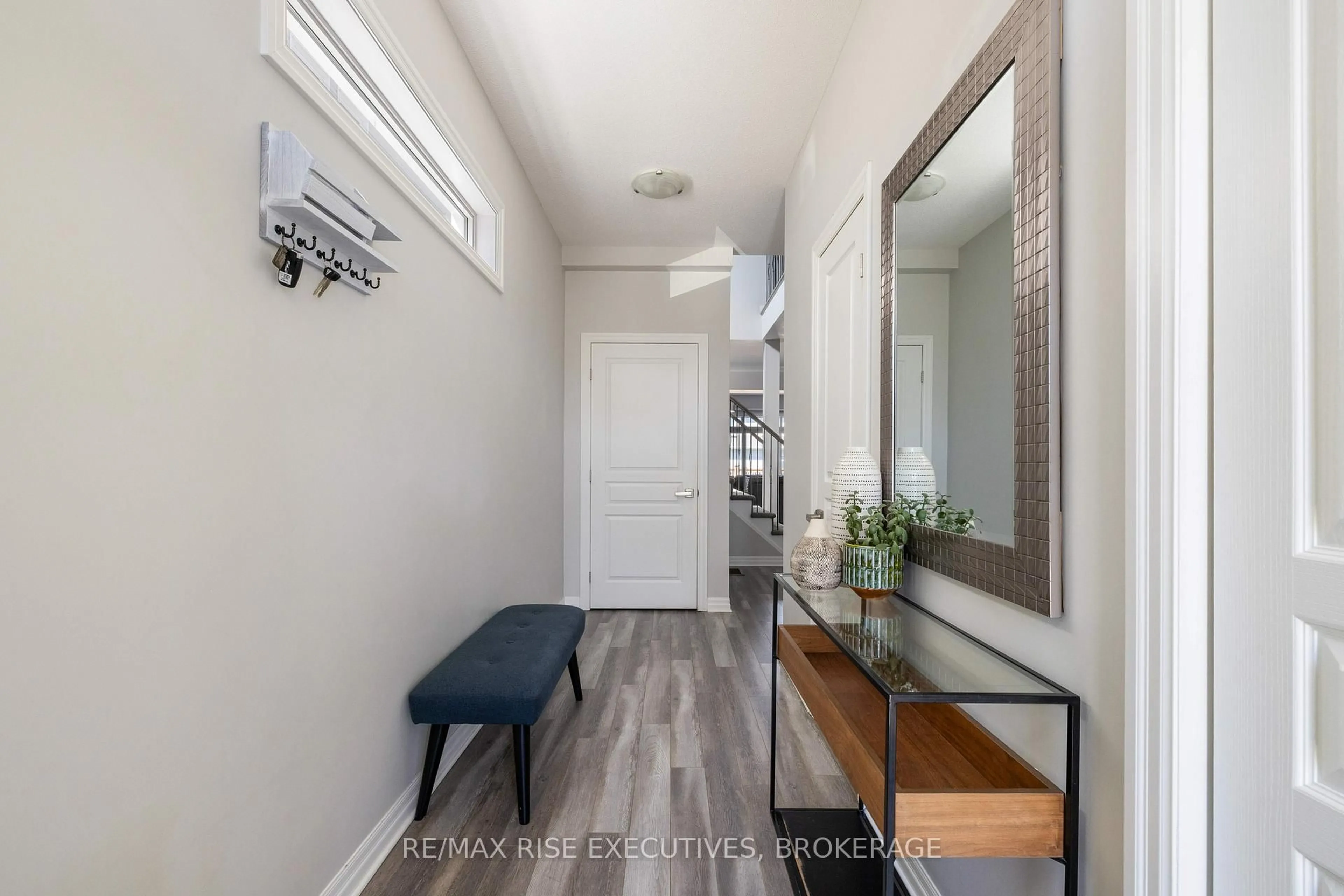 Indoor entryway for 1228 Max Cres, Kingston Ontario K7P 0P3