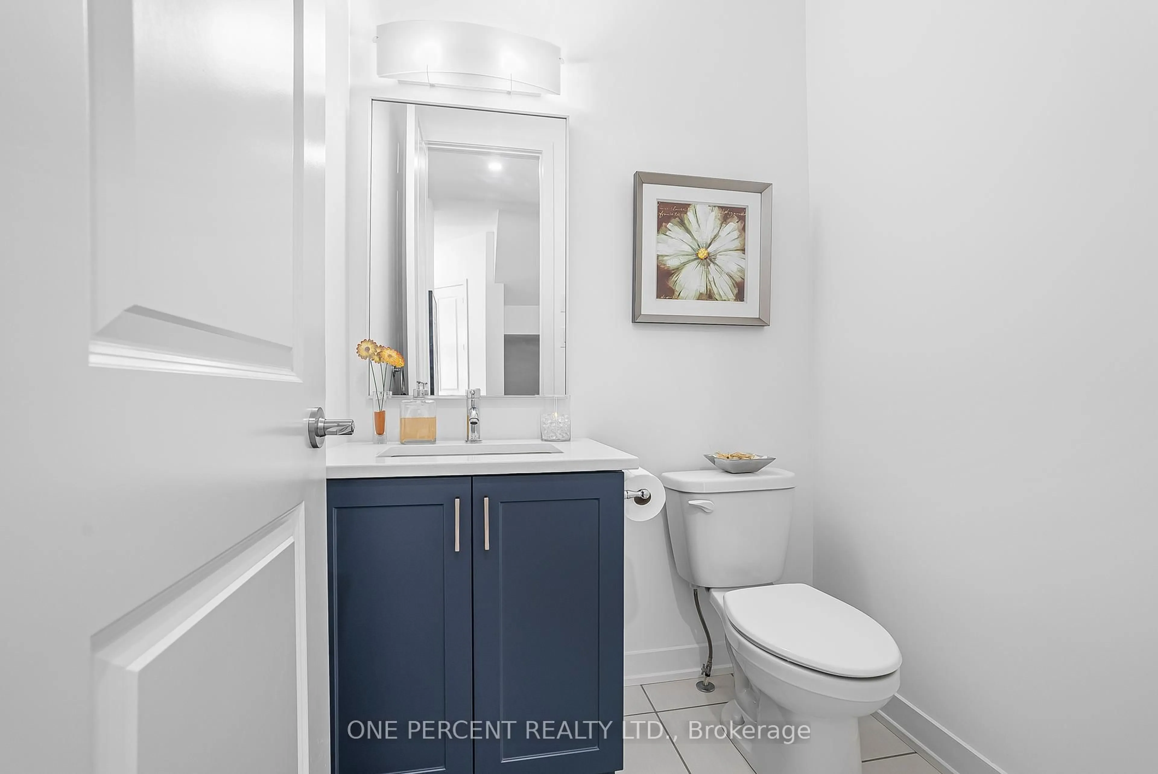 Standard bathroom, ceramic/tile floor for 6487 RENAUD Rd, Ottawa Ontario K1W 0R8