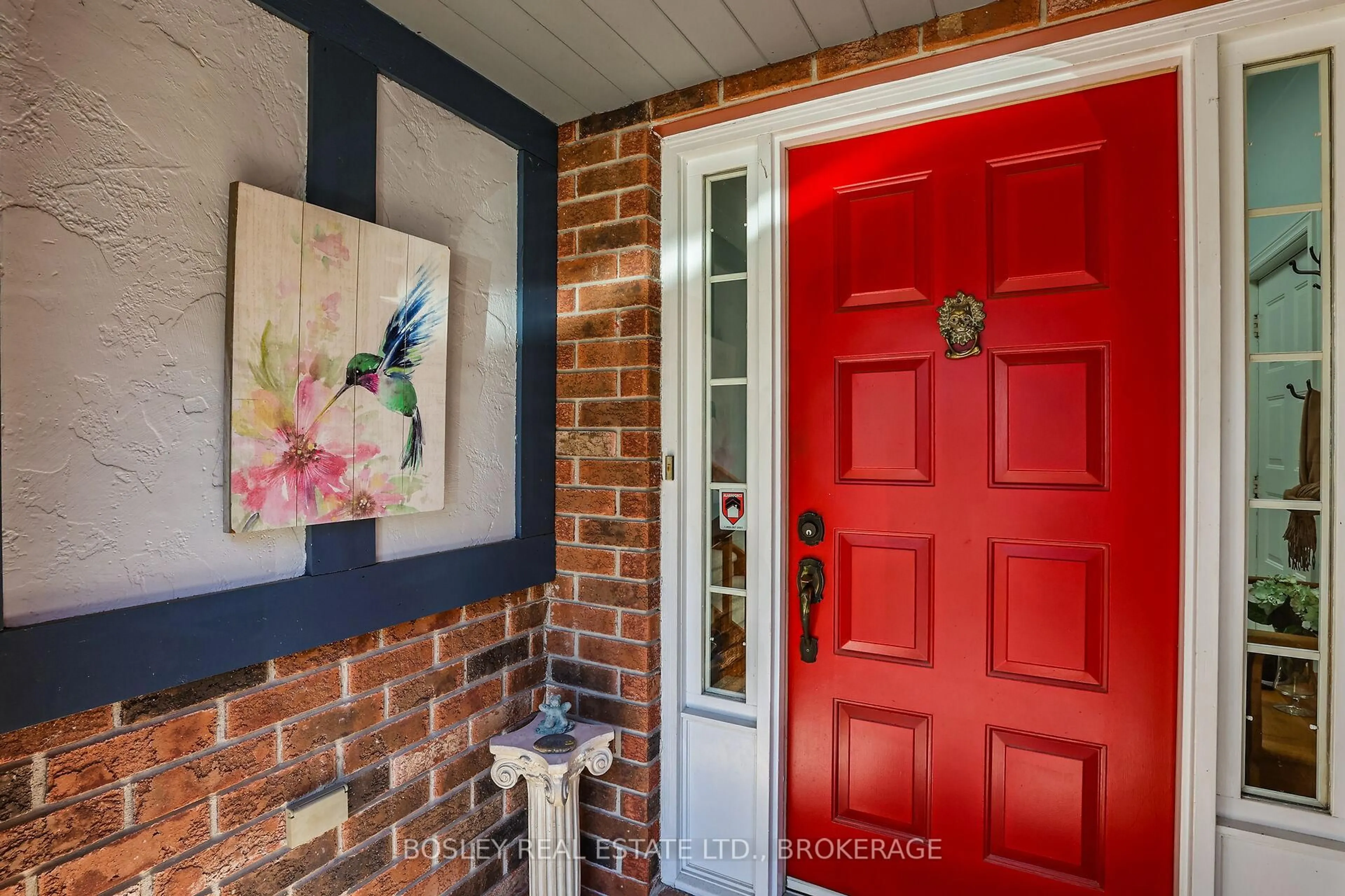 Indoor entryway for 17 Oak Dr, Niagara-on-the-Lake Ontario L0S 1J0