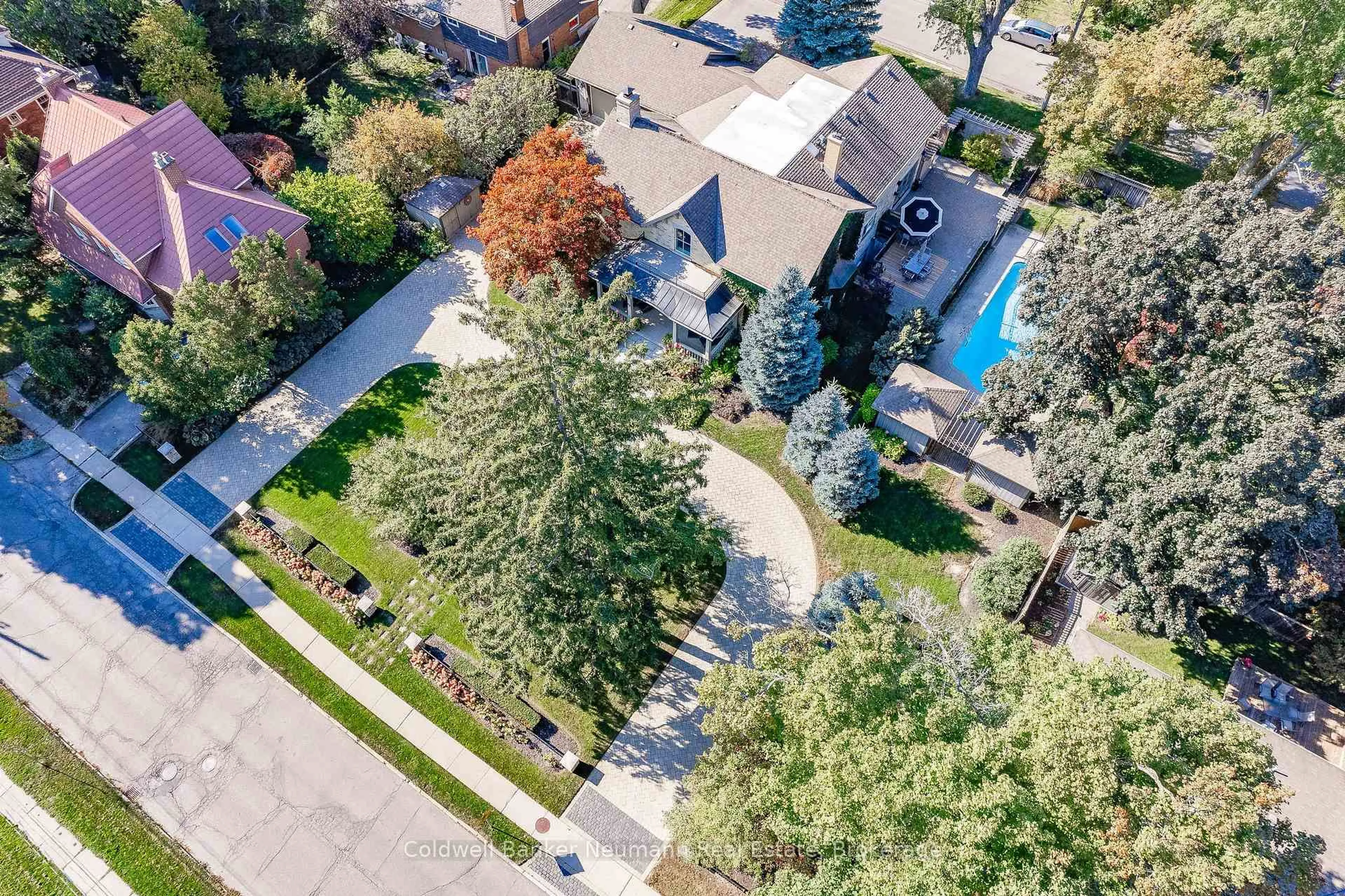 A pic from outside/outdoor area/front of a property/back of a property/a pic from drone, street for 66 GRANGE St, Guelph Ontario N1E 2V2