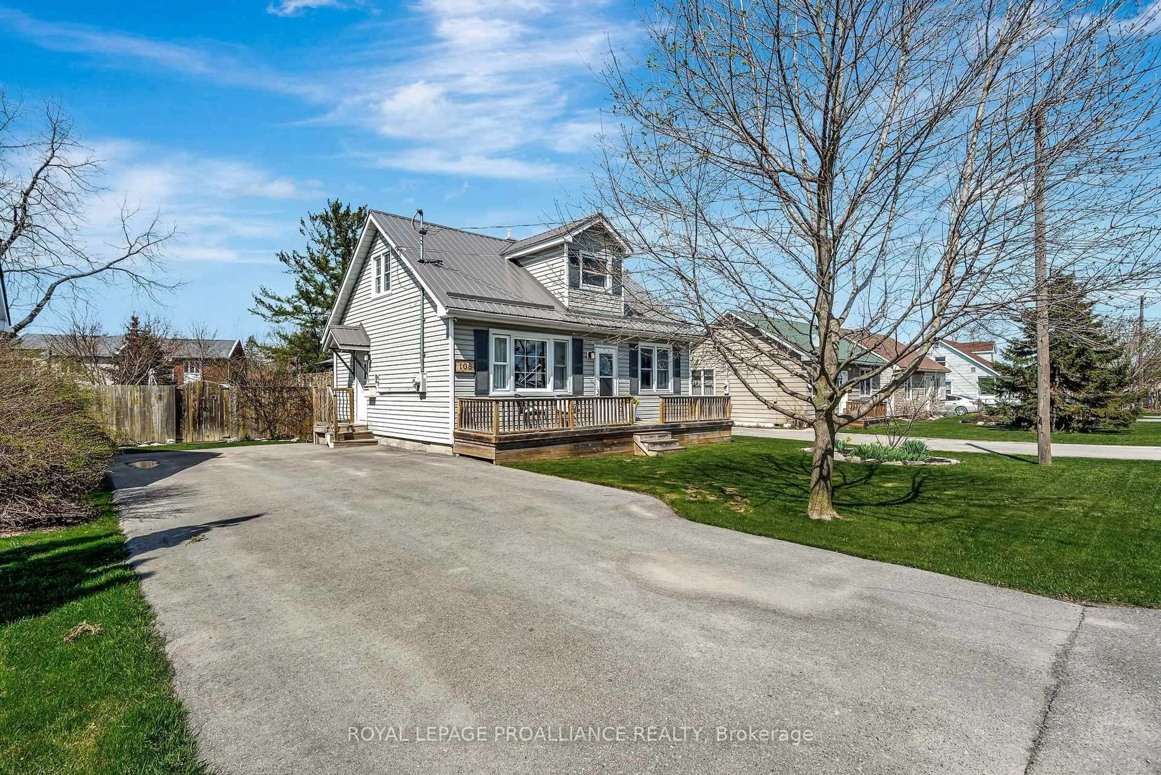 A pic from outside/outdoor area/front of a property/back of a property/a pic from drone, street for 108 Karl St, Belleville Ontario K8N 1J9