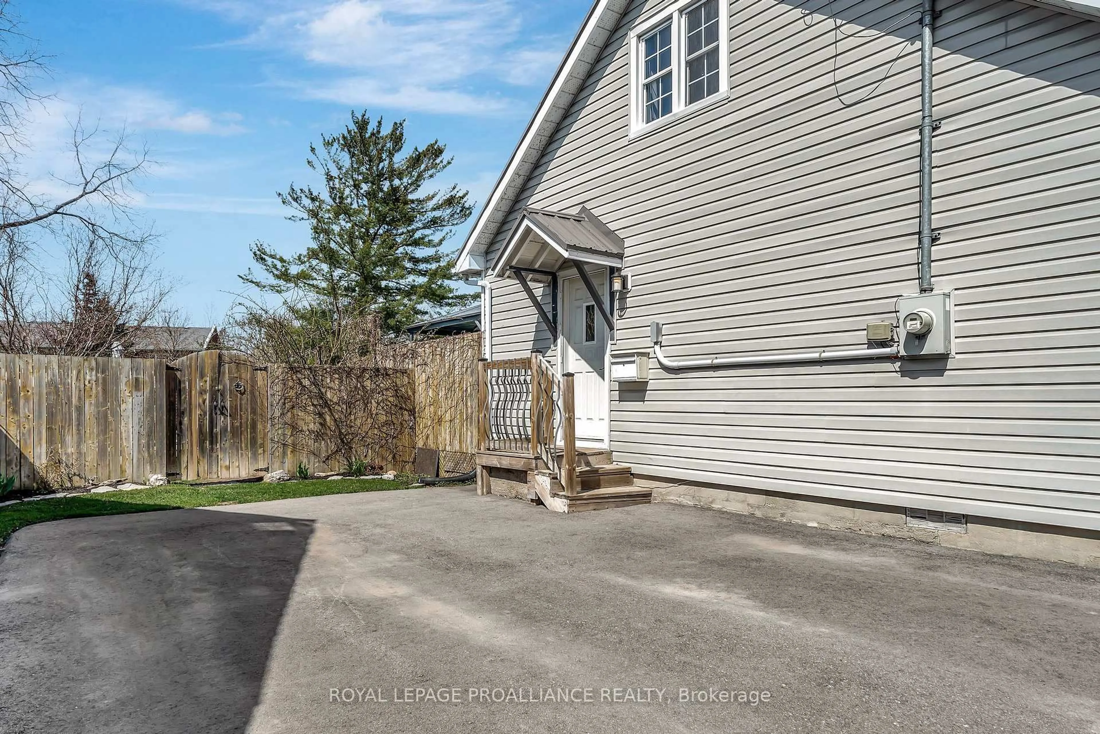 A pic from outside/outdoor area/front of a property/back of a property/a pic from drone, street for 108 Karl St, Belleville Ontario K8N 1J9