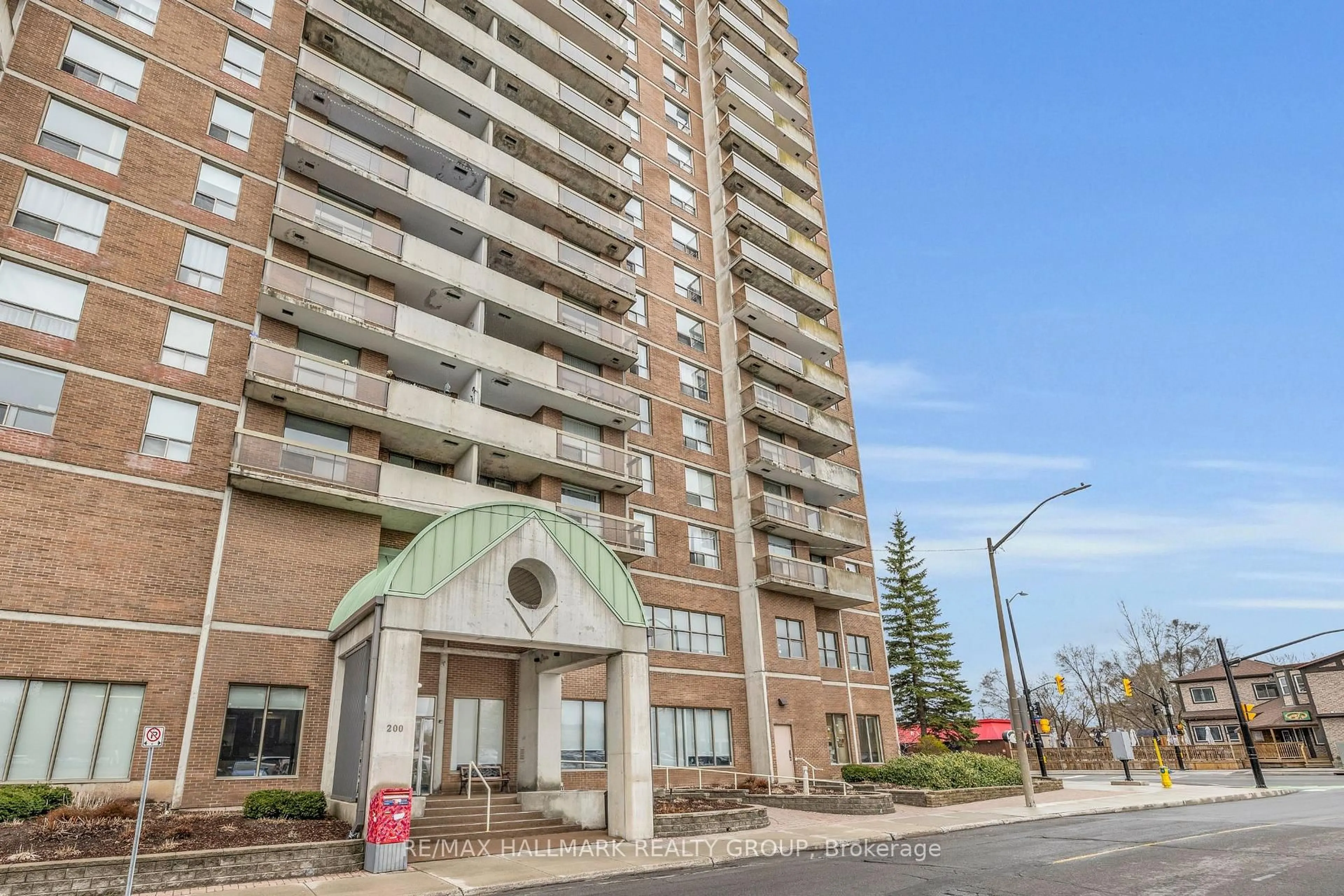 Unknown for 200 Lafontaine Ave #605, Ottawa Ontario K1L 8K8