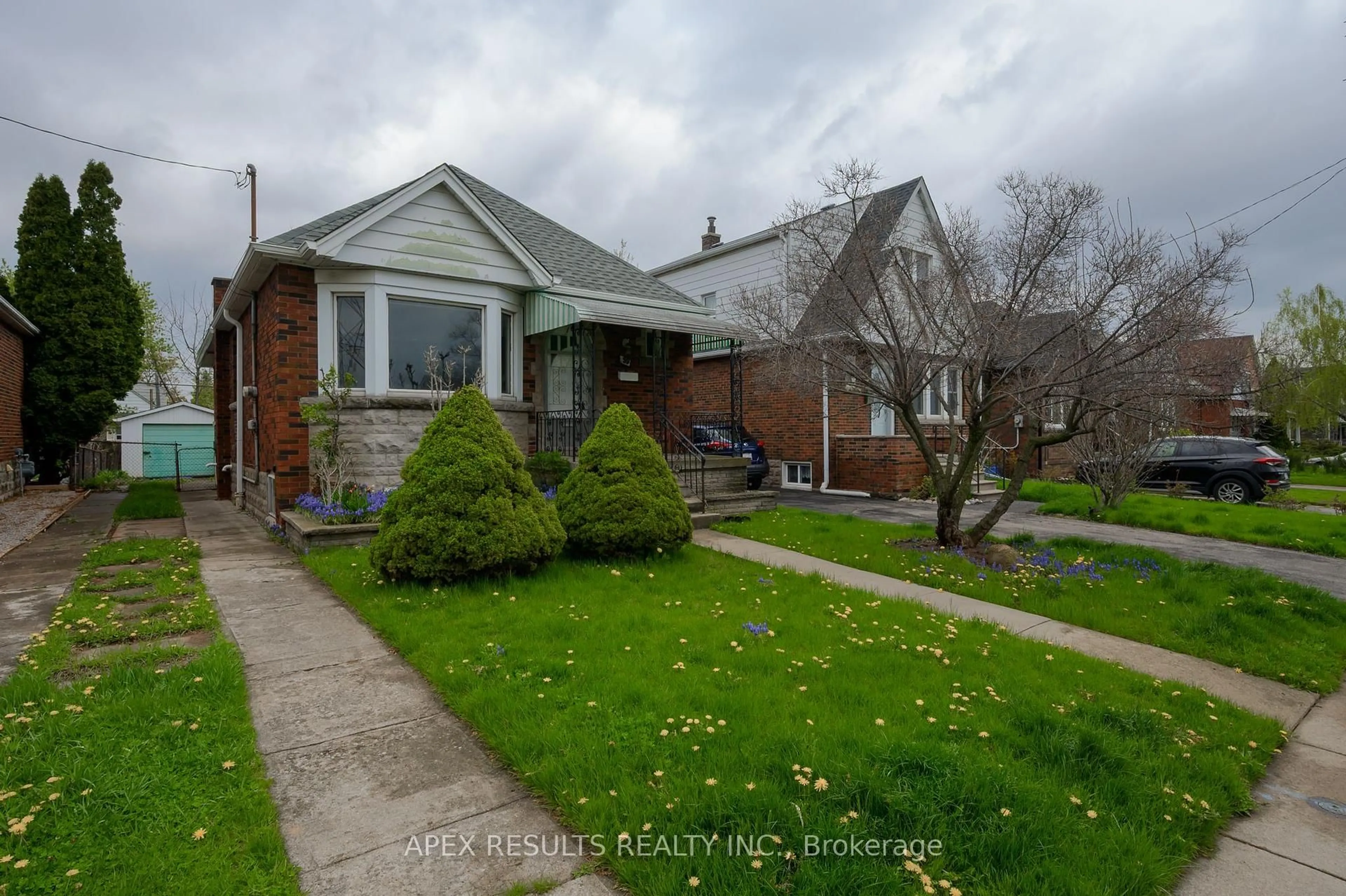 Home with brick exterior material, street for 39 Strathearne Ave, Hamilton Ontario L8H 5K5