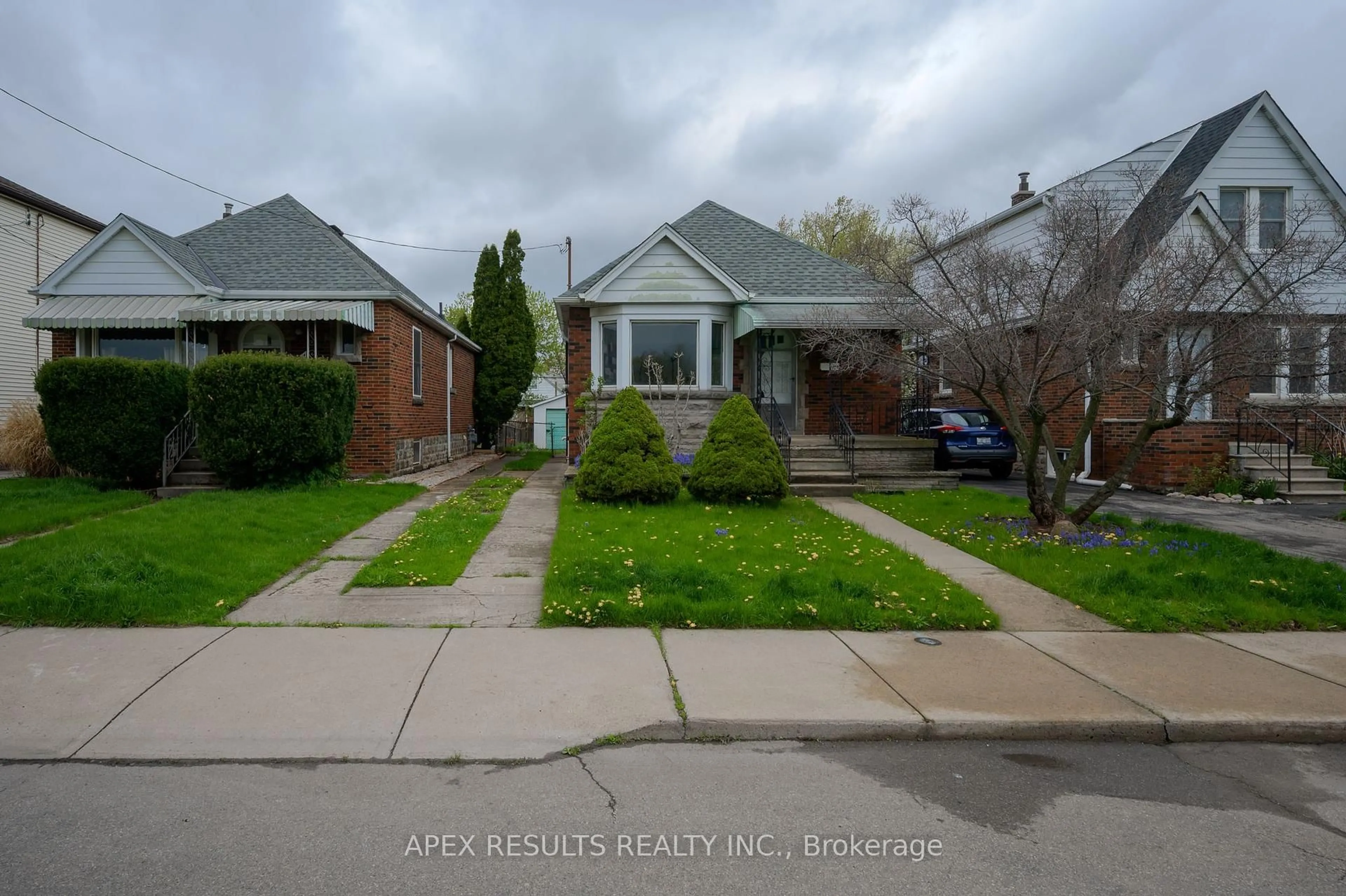 Unknown for 39 Strathearne Ave, Hamilton Ontario L8H 5K5