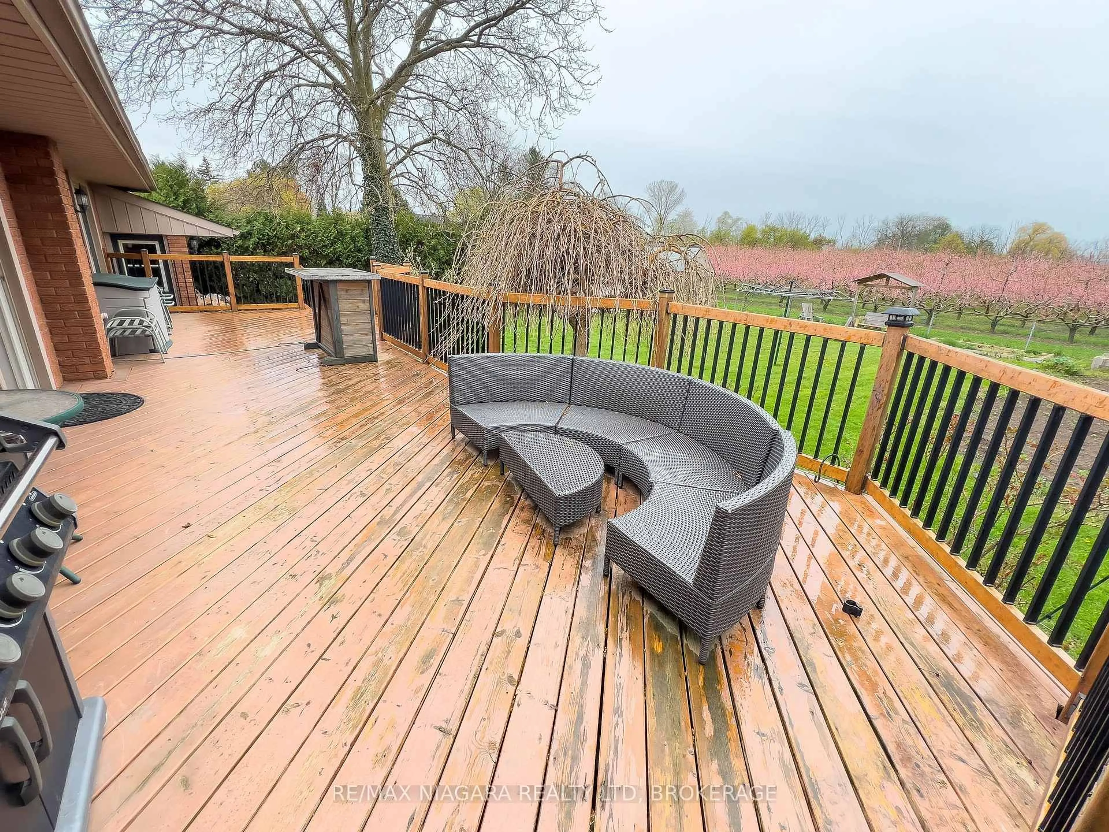 Patio, unknown for 1802 FOUR MILE CREEK Rd, Niagara-on-the-Lake Ontario L0S 1J0