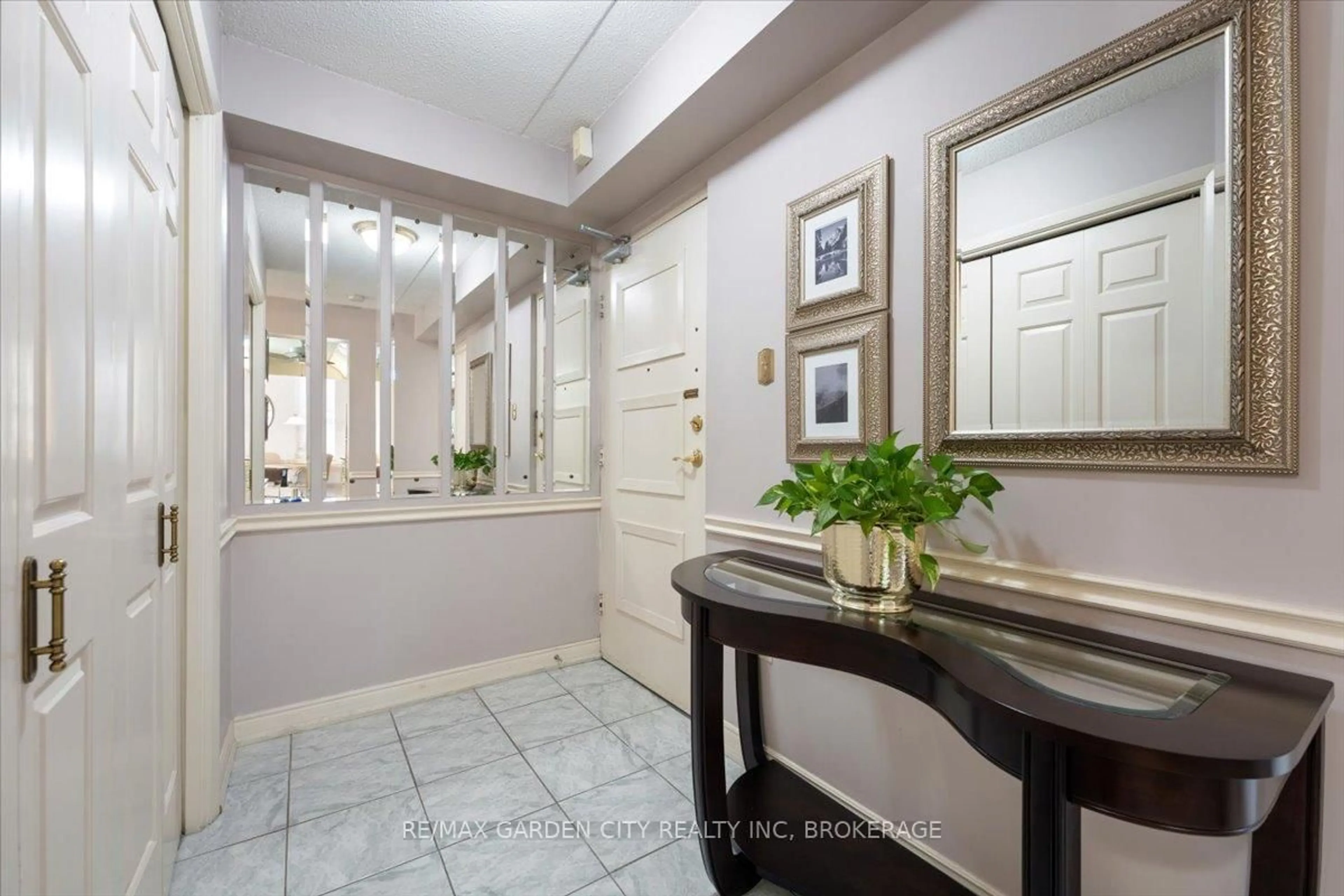 Indoor entryway for 200 Highway 20 Highway #402B, Pelham Ontario L0S 1E5