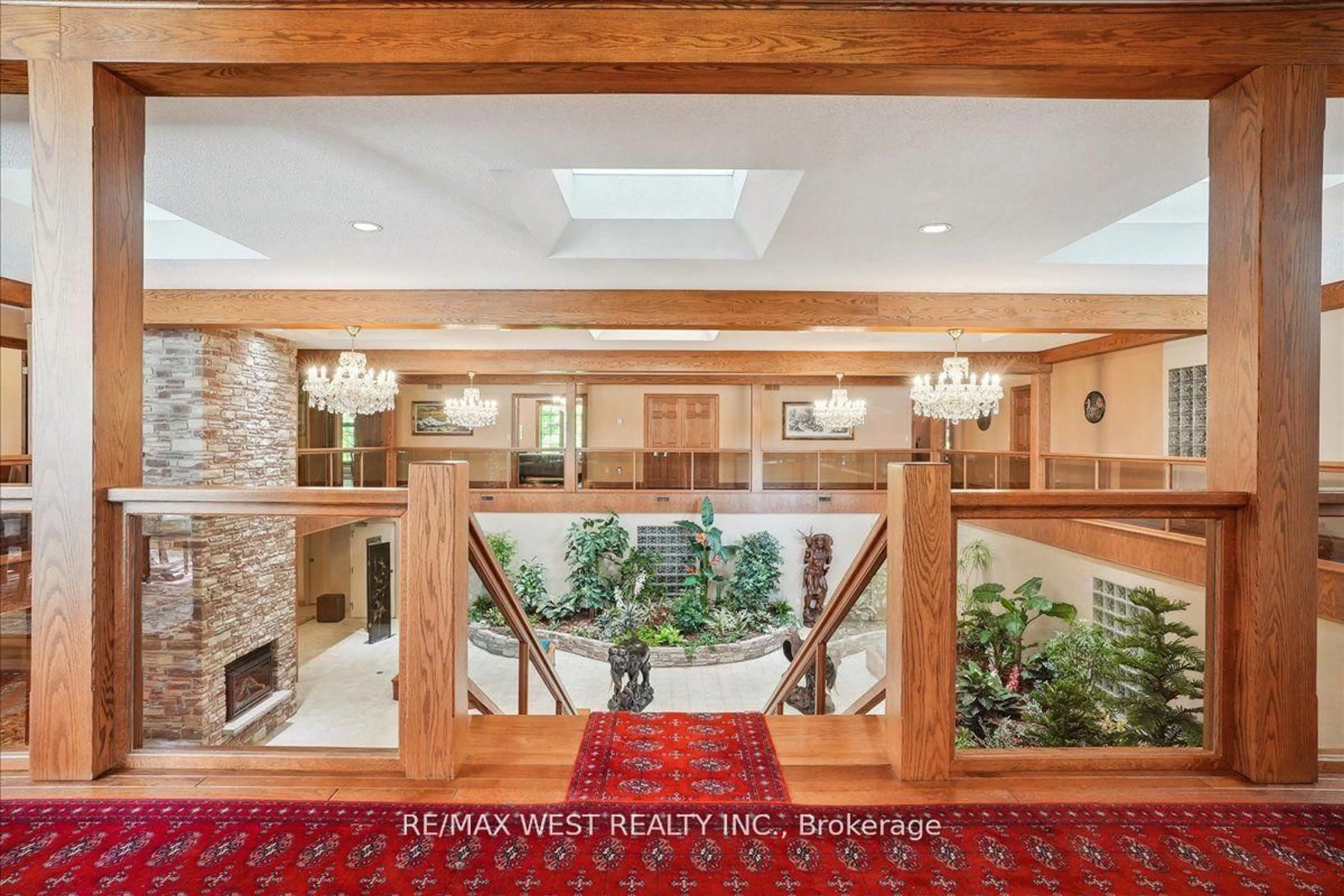 Lobby for 1630 Pelham St, Pelham Ontario L0S 1E3